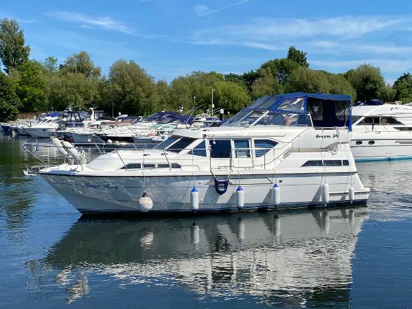 1998 Broom Ocean 34