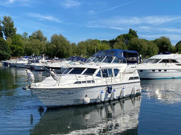 1998 Broom Ocean 34