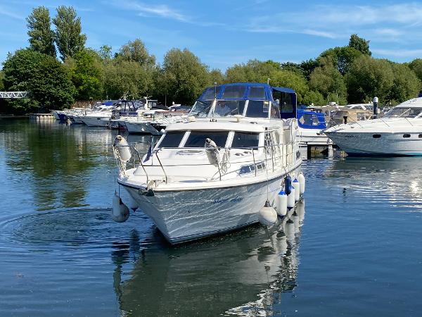 1998 Broom Ocean 34