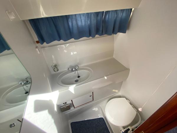 1998 Broom Ocean 34