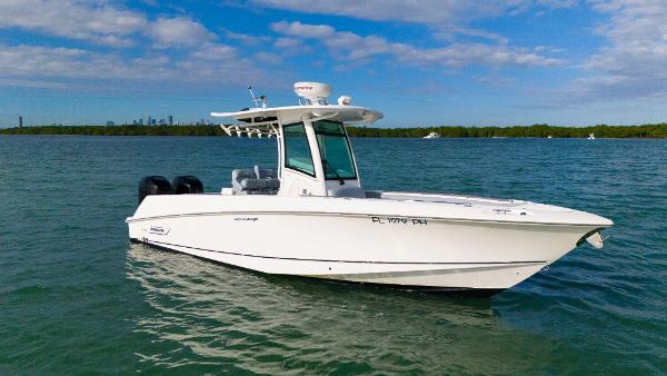 28' Boston Whaler, Listing Number 100913871, Image No. 2