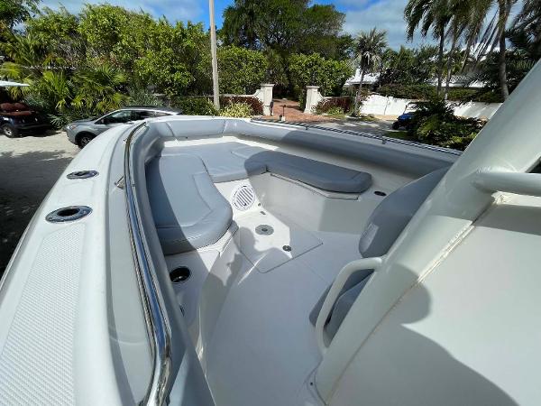 28' Boston Whaler, Listing Number 100913871, - Photo No. 25