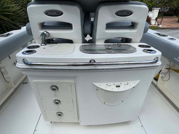 28' Boston Whaler, Listing Number 100913871, - Photo No. 35