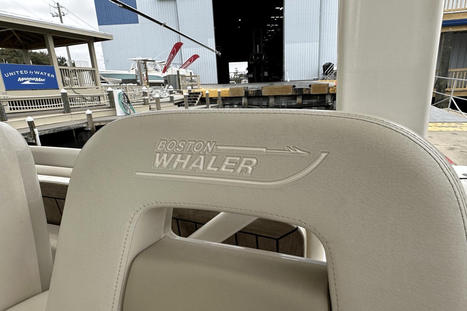 2019 Boston Whaler 380 Outrage