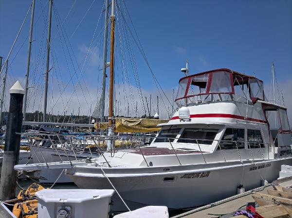 1983 Uniflite 36 Double Cabin