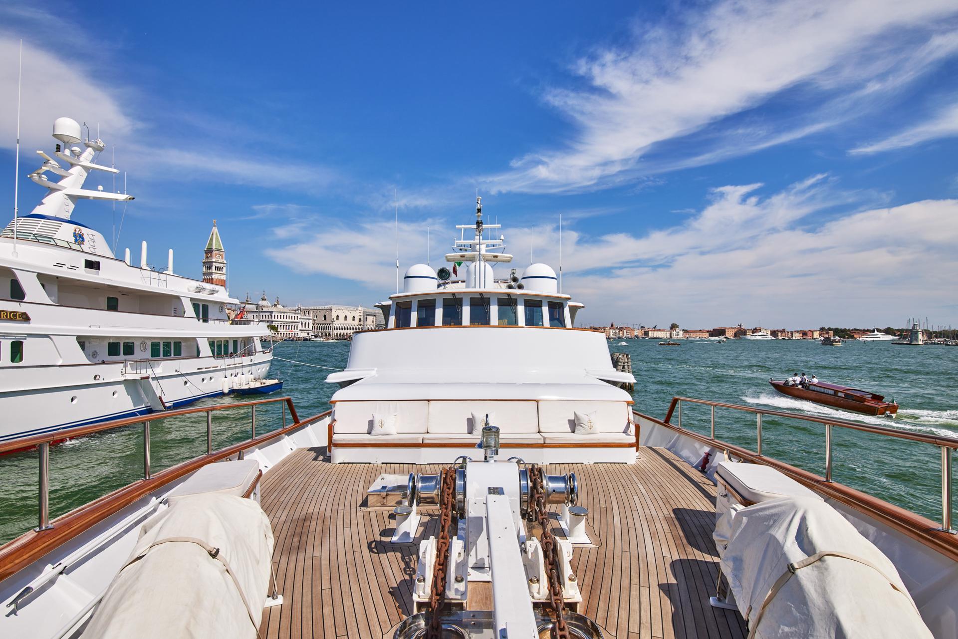 lady 1 yacht valletta