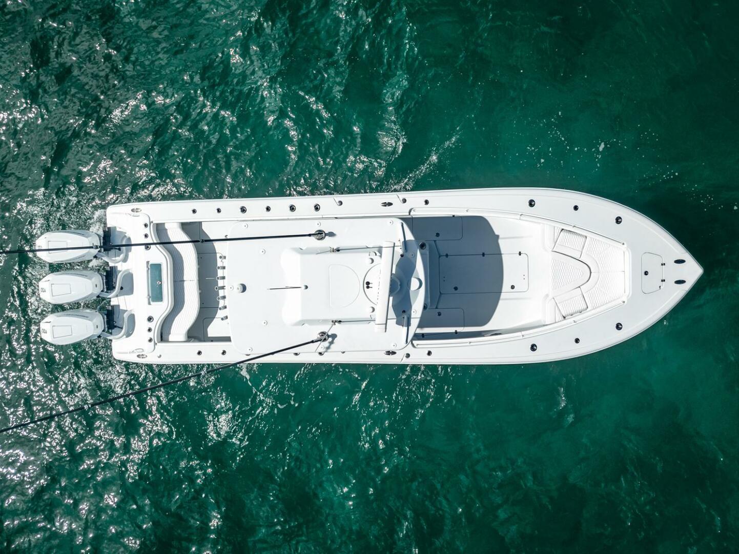 Yellowfin-34 Offshore 2025-34 Offshore FL-US-Aerial view of 2025 Yellowfin 34 Offshore boat on turquoise water.-9806499 | Thumbnail