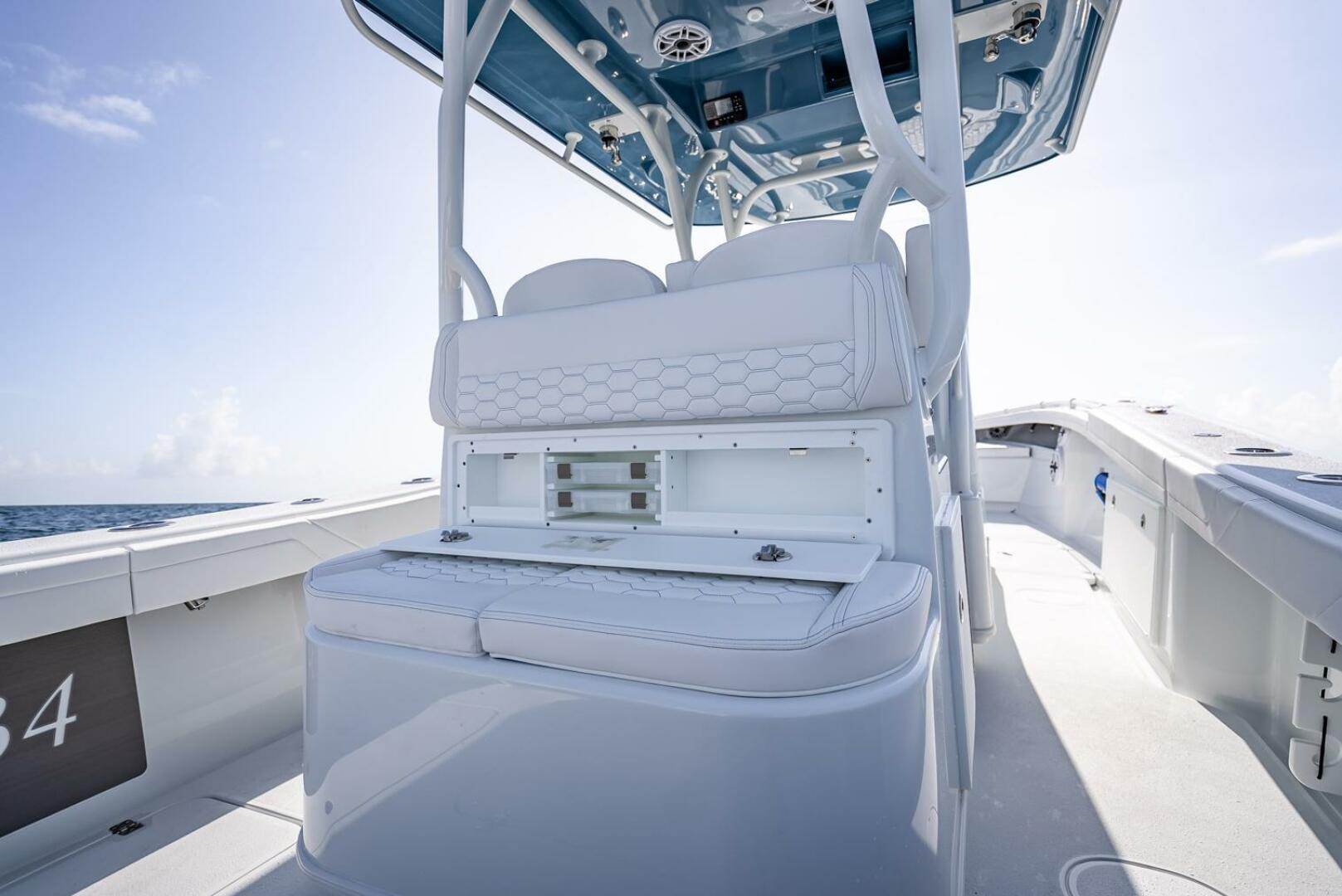 Yellowfin-34 Offshore 2025-34 Offshore FL-US-2025 Yellowfin 34 Offshore boat interior with white seating and modern design.-9806499 | Thumbnail