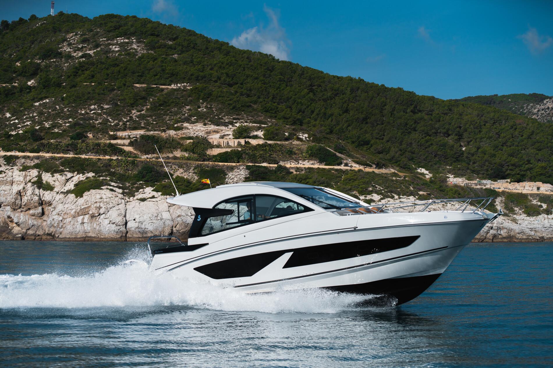 Yacht Photos Pics