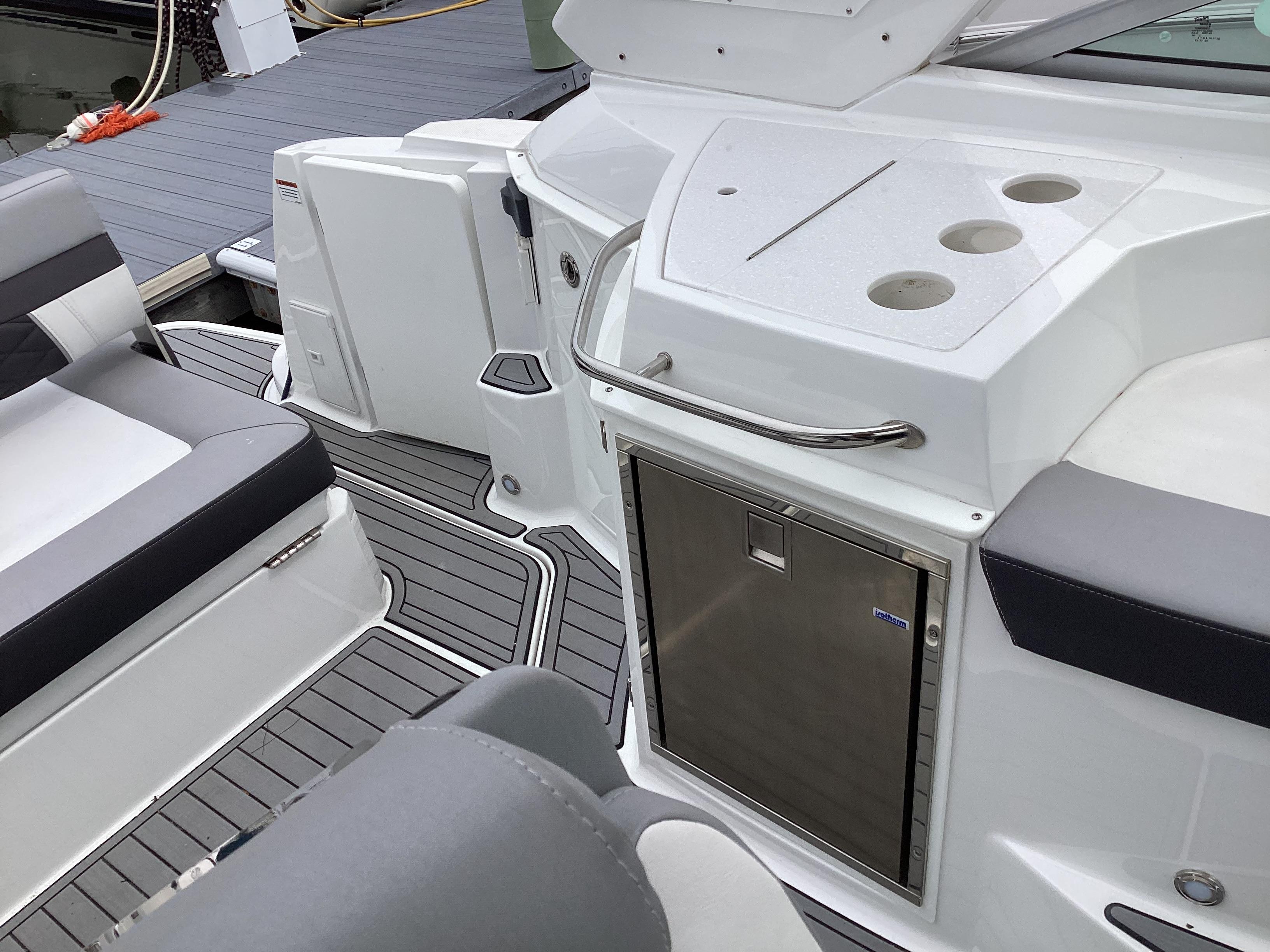 2022-monterey-295-sport-yacht-power-9796512-20250528144439305-1_XLARGE
