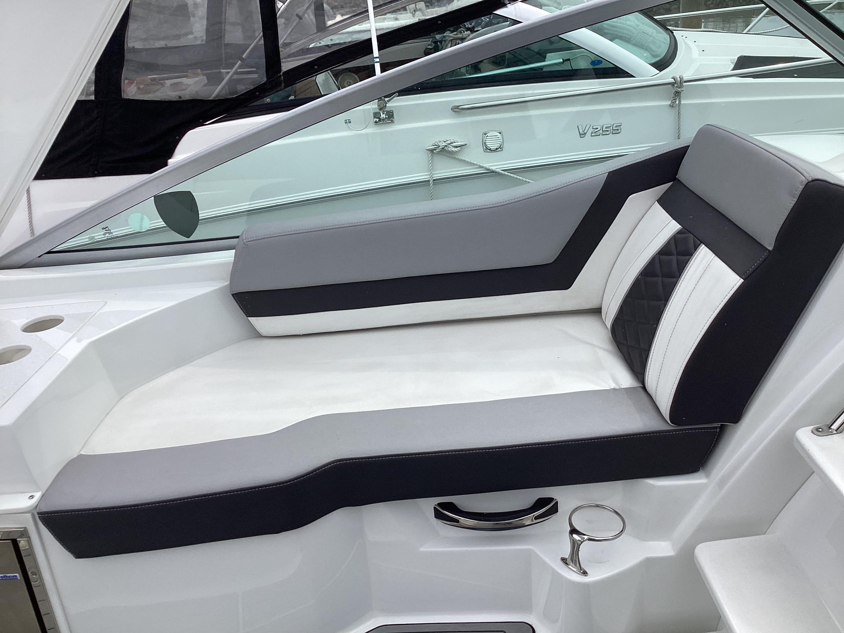 2022-monterey-295-sport-yacht-power-9796512-20250528144445929-1_XLARGE