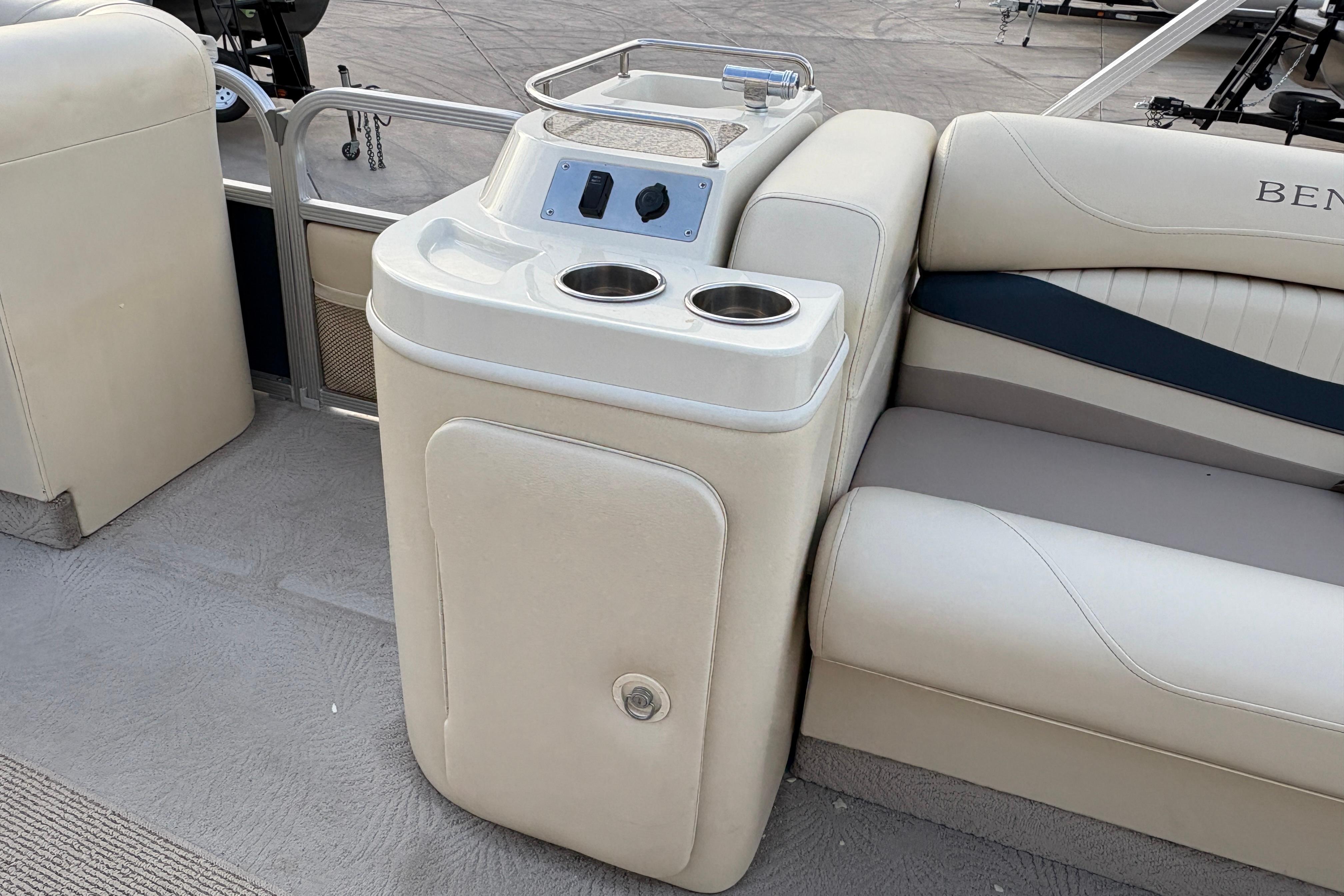 2008 Bennington 2575RCW I/O #TBJC9665 inventory image at Sun Country Marine Group, Lake Havasu City, AZ