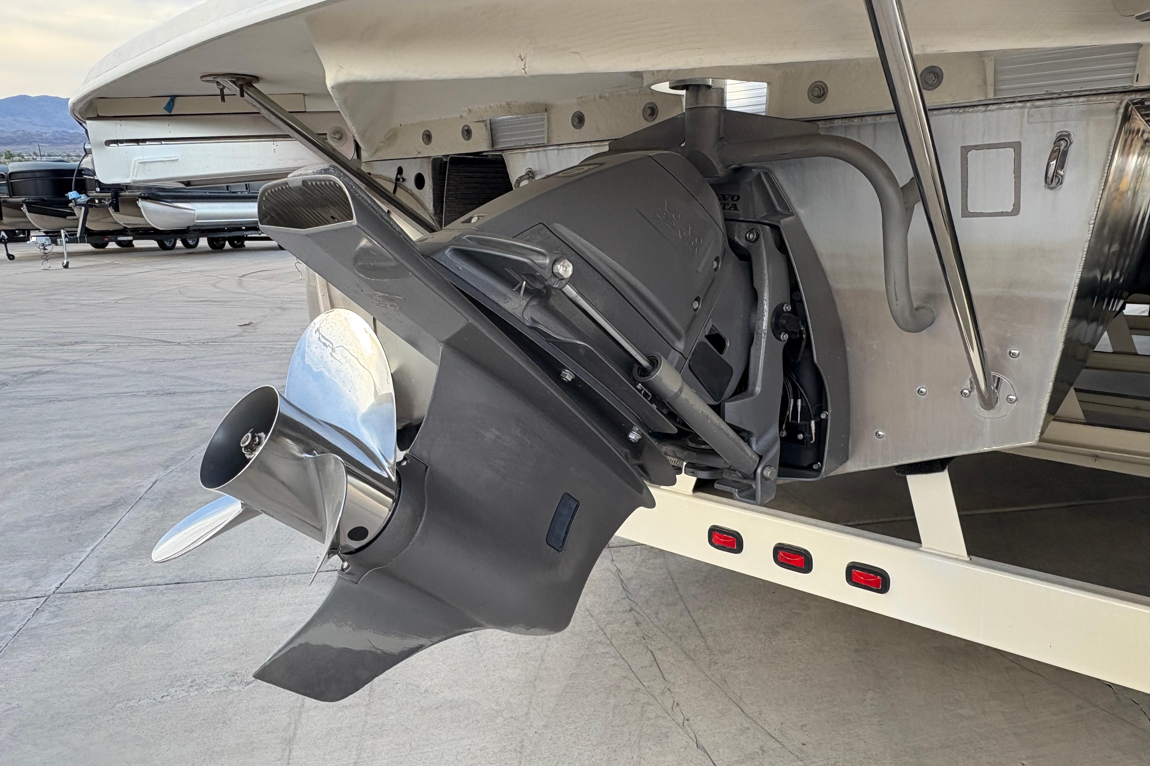 2008 Bennington 2575RCW I/O #TBJC9665 inventory image at Sun Country Marine Group, Lake Havasu City, AZ