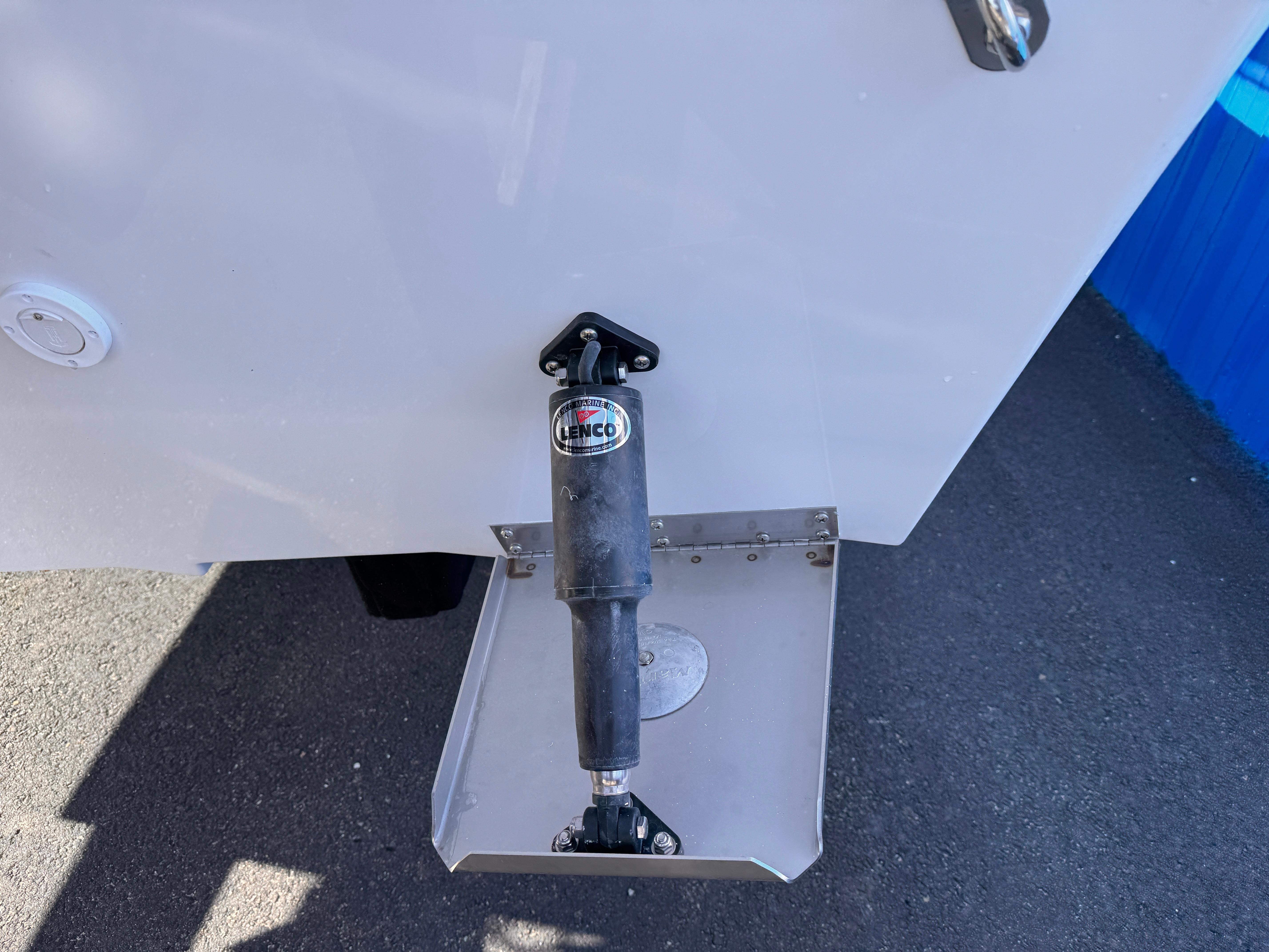 2025-parker-18se-center-console-power-9756526-20250412105109958-1_xlarge