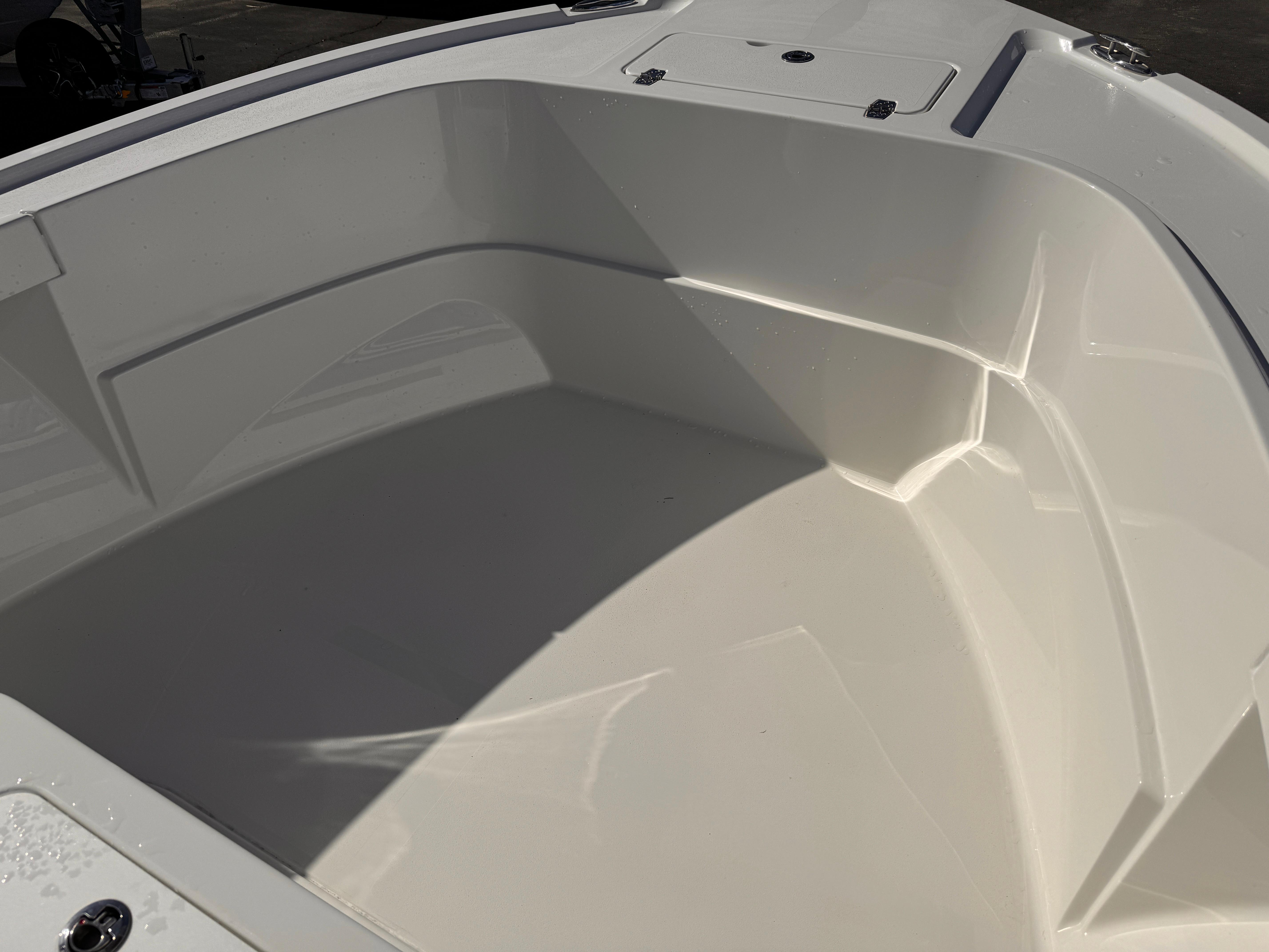 2025-parker-18se-center-console-power-9756526-20250412105143503-1_xlarge