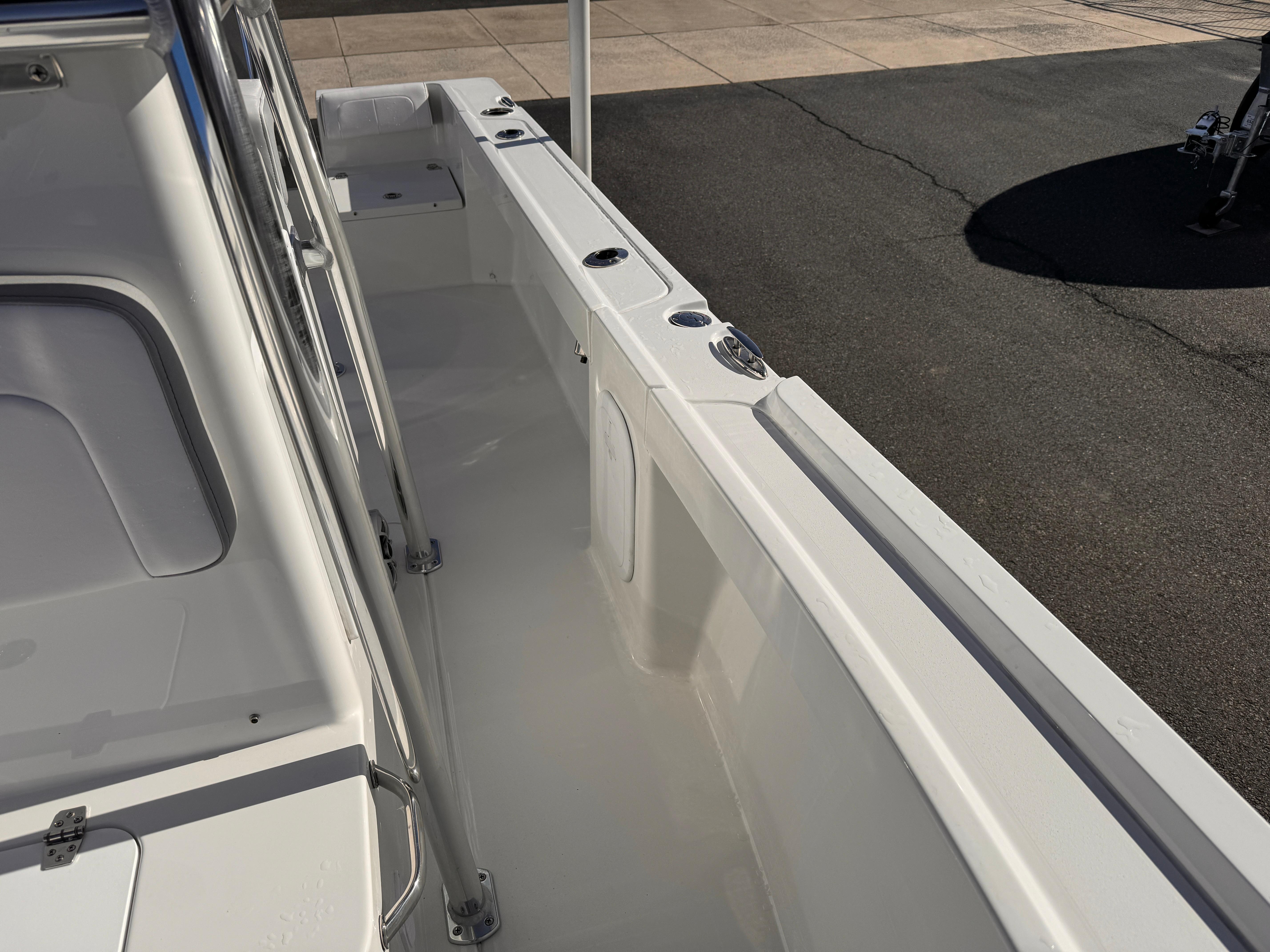 2025-parker-18se-center-console-power-9756526-20250412105158826-1_xlarge