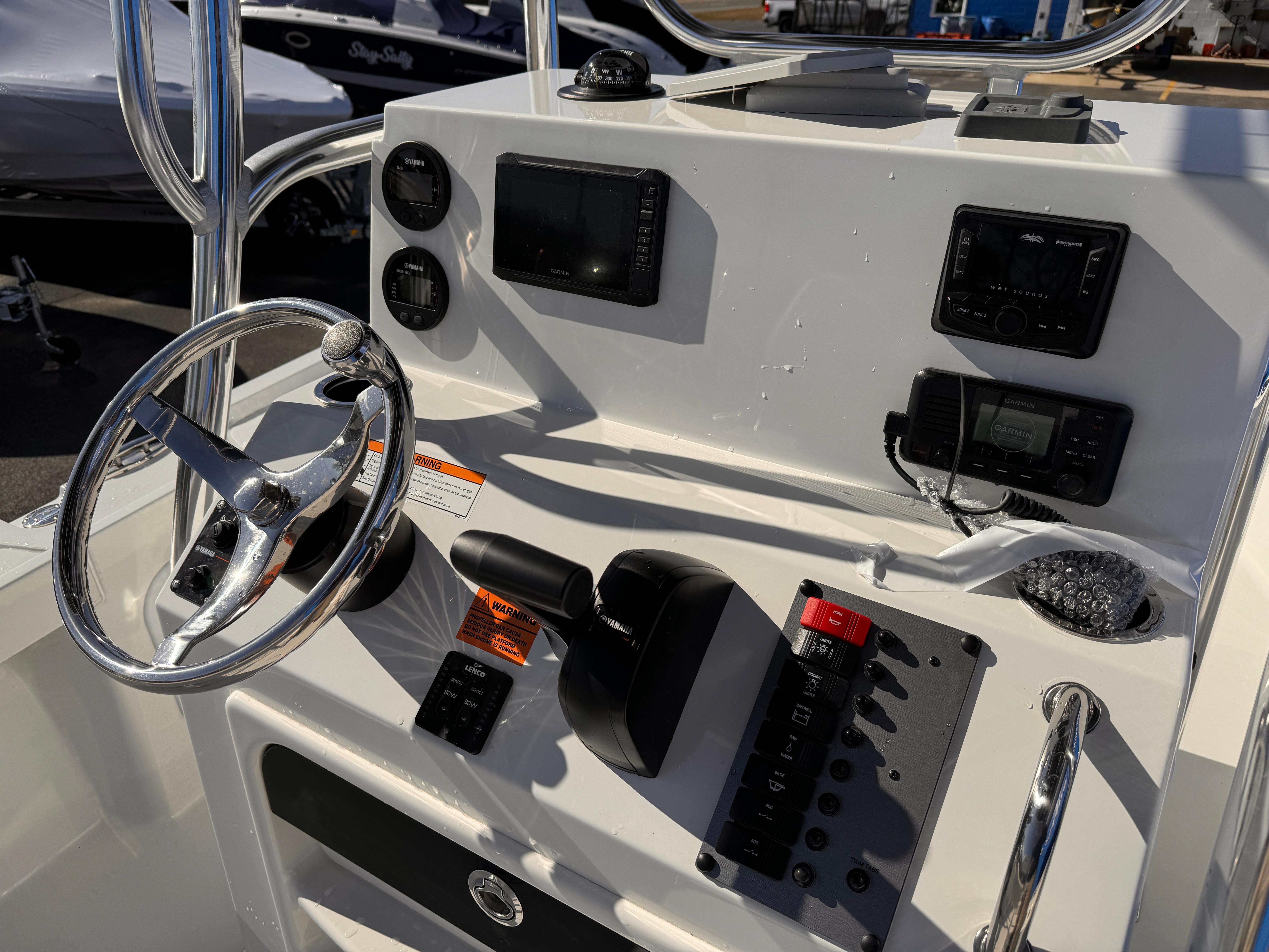 2025-parker-18se-center-console-power-9756526-20250412105246488-1_xlarge