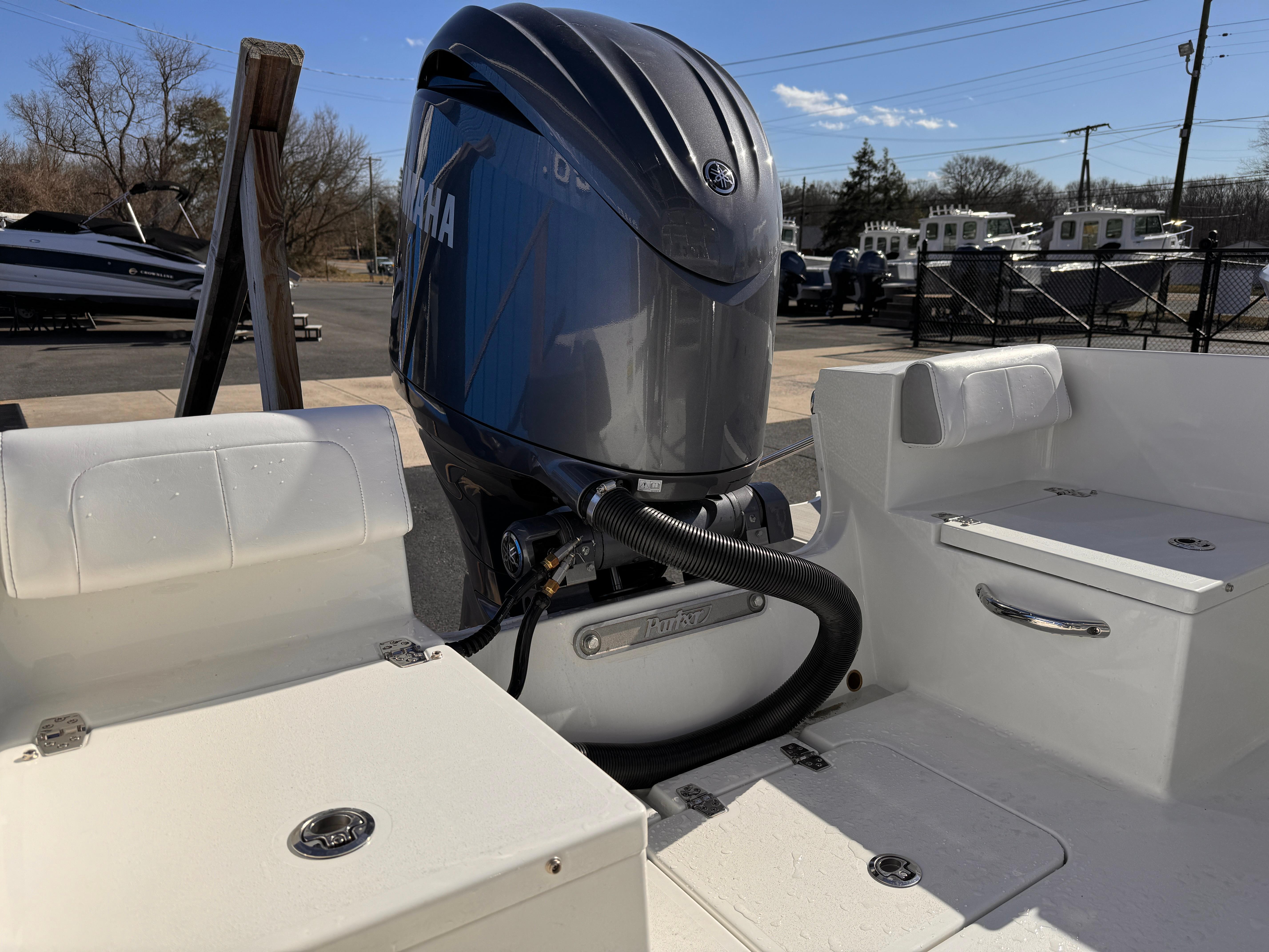 2025-parker-18se-center-console-power-9756526-20250412105338515-1_xlarge