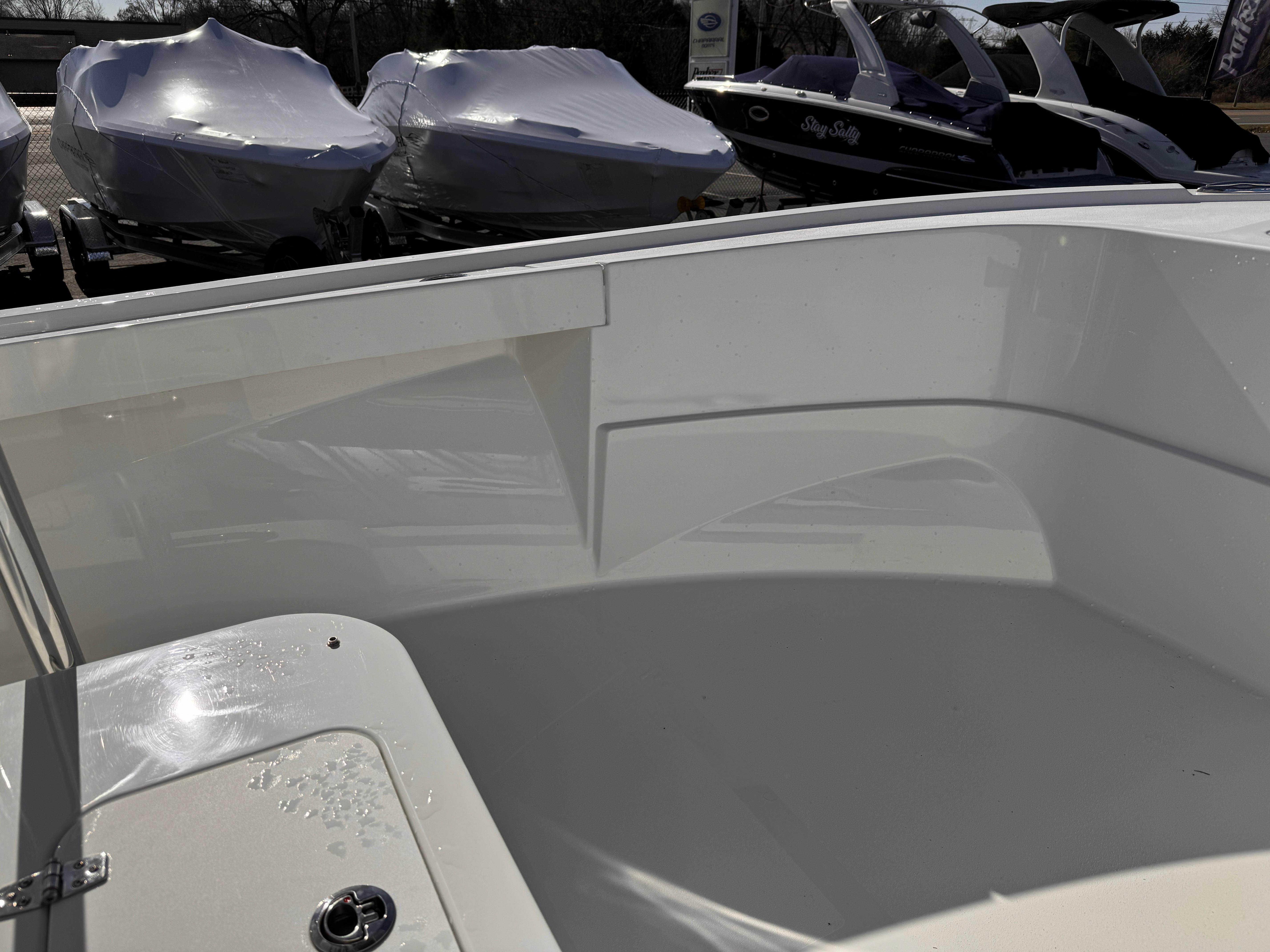 2025-parker-18se-center-console-power-9756526-20250412105358517-1_xlarge
