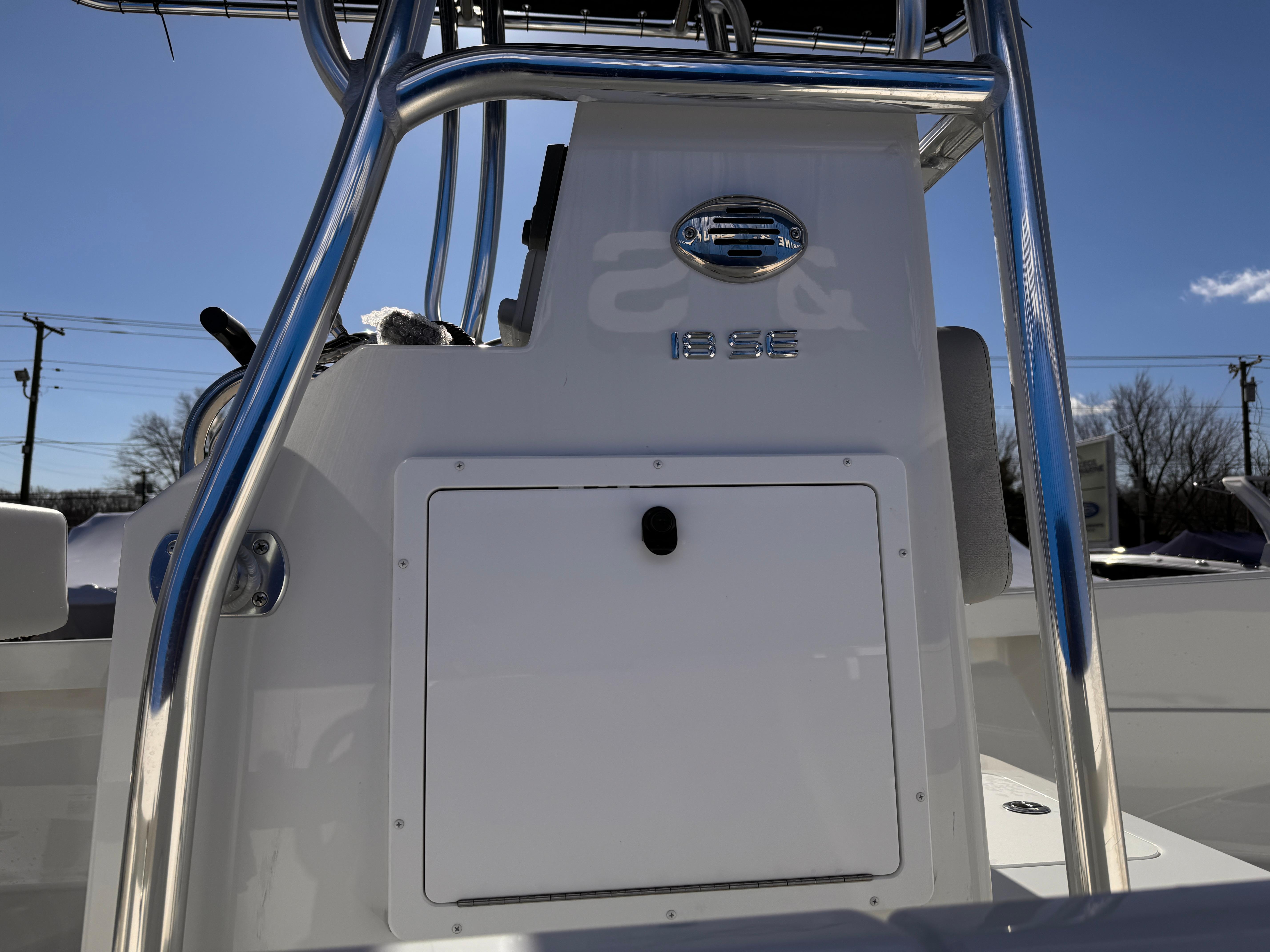 2025-parker-18se-center-console-power-9756526-20250412105428450-1_xlarge
