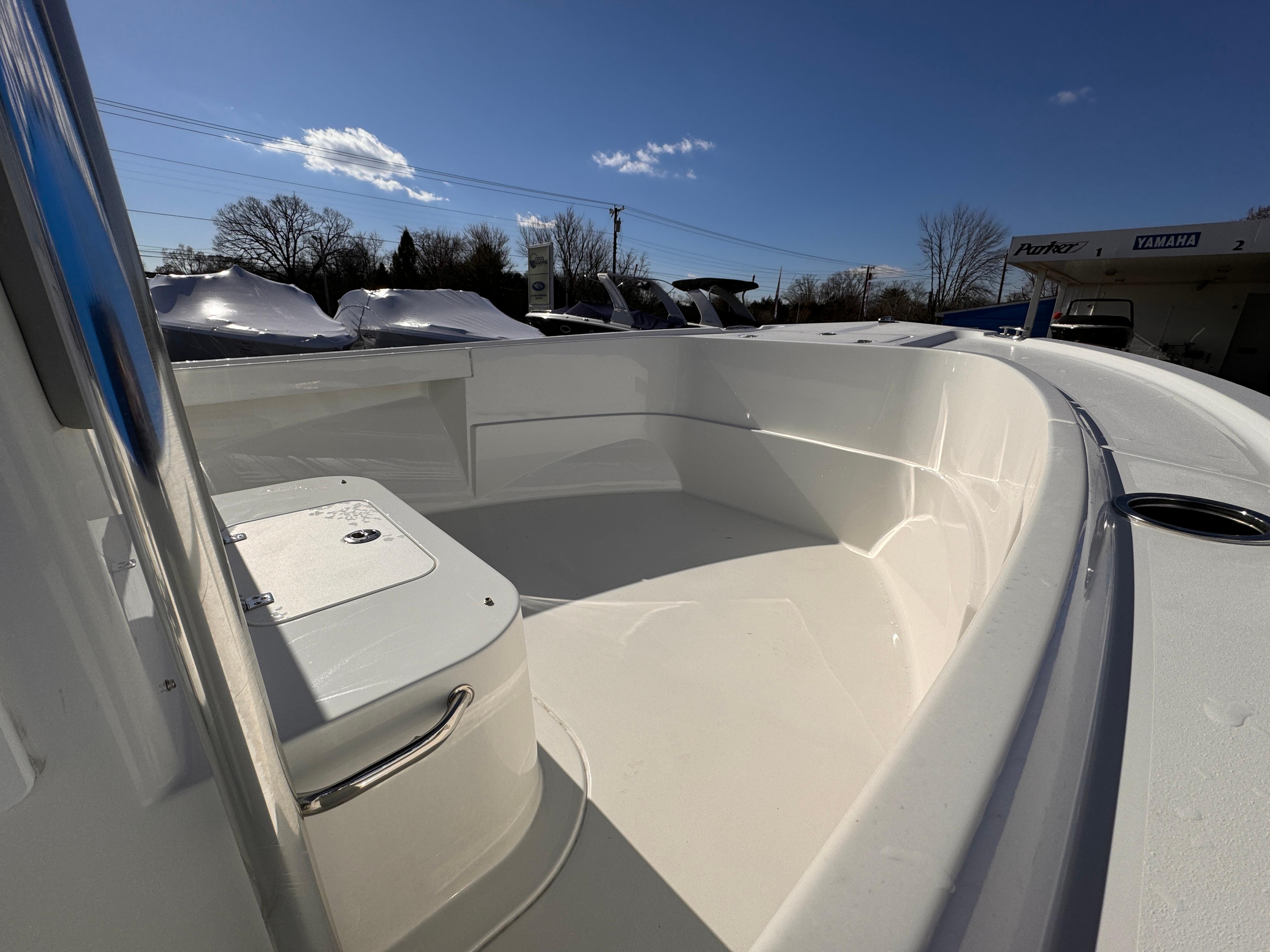 2025-parker-18se-center-console-power-9756526-20250412105432960-1_xlarge