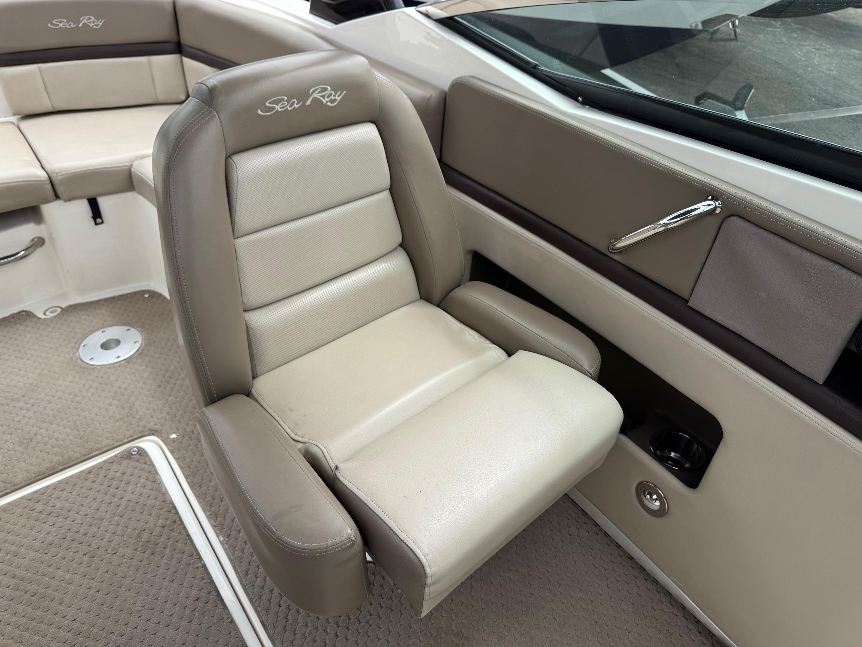 2012 Sea Ray 250 SLX #TBBB2905C inventory image at Sun Country Marine Group, Newport Beach 2012 Sea Ray 250 SLX #TBBB2905C inventory image at Sun Country Marine Group, Newport Beach