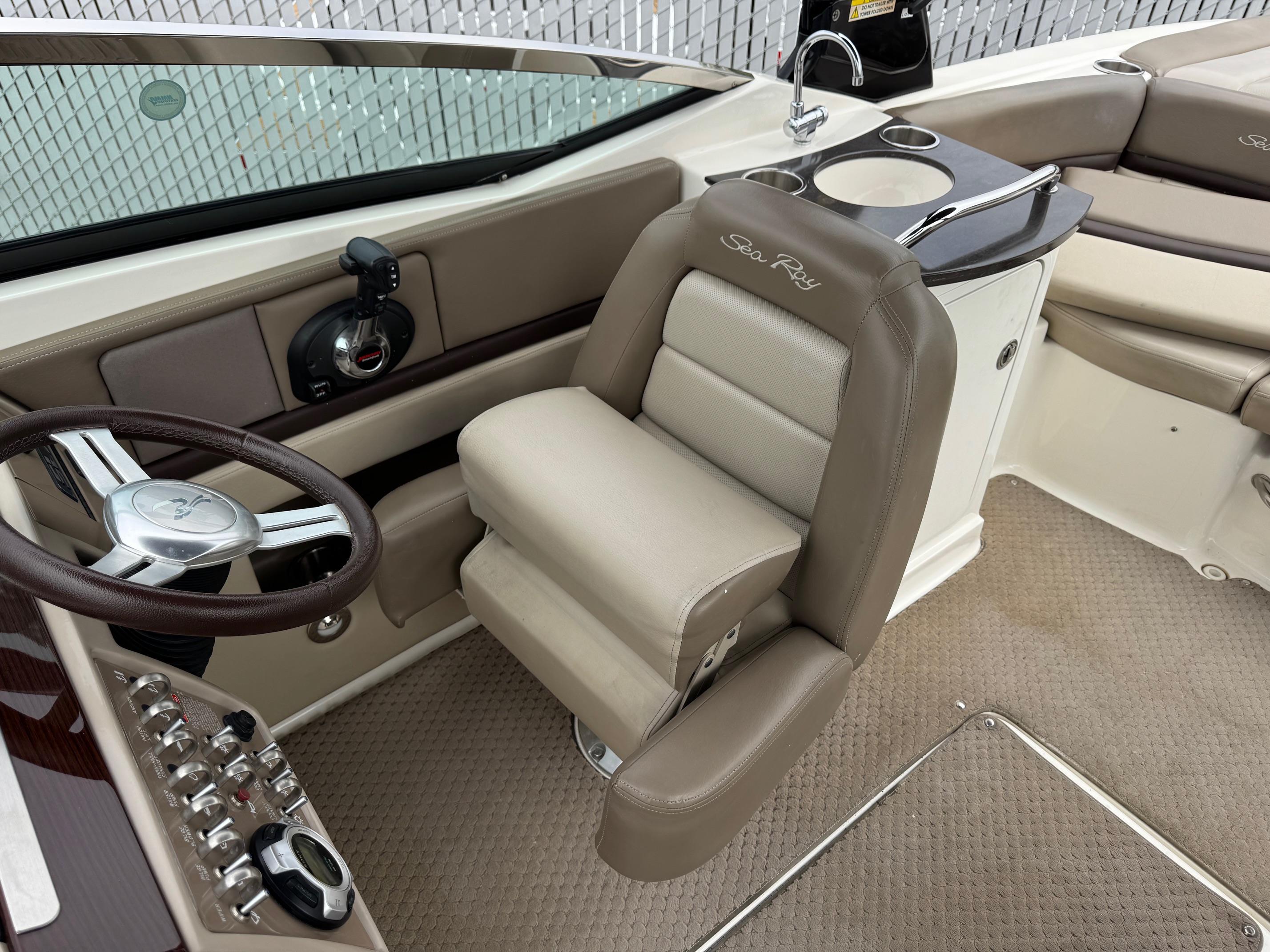 2012 Sea Ray 250 SLX #TBBB2905C inventory image at Sun Country Marine Group, Newport Beach 2012 Sea Ray 250 SLX #TBBB2905C inventory image at Sun Country Marine Group, Newport Beach