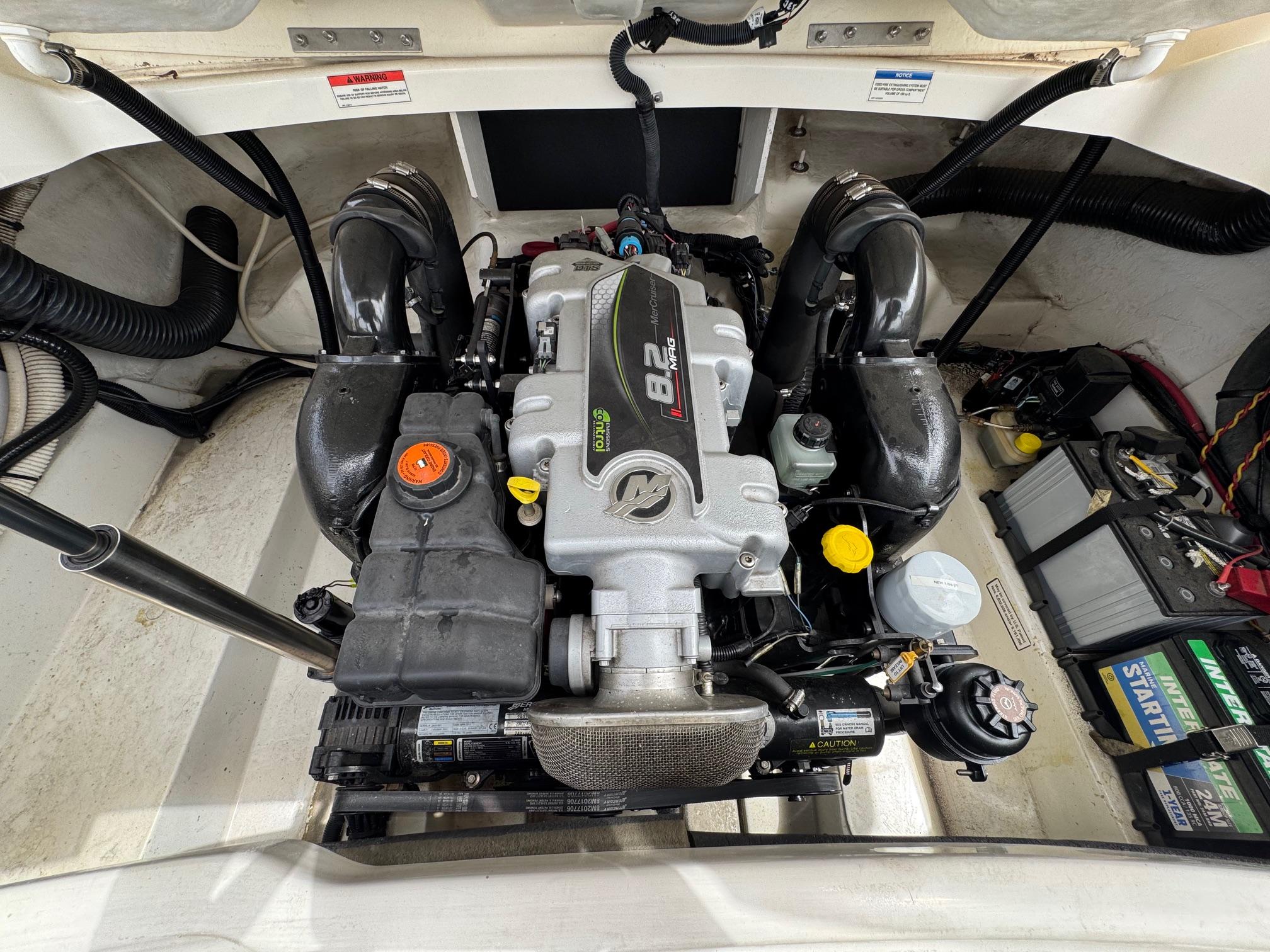 2012 Sea Ray 250 SLX #TBBB2905C inventory image at Sun Country Marine Group, Newport Beach 2012 Sea Ray 250 SLX #TBBB2905C inventory image at Sun Country Marine Group, Newport Beach