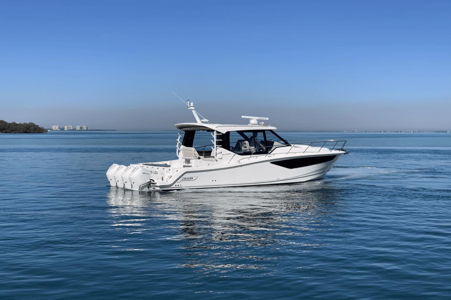 2022 BOSTON WHALER 405 CONQUEST