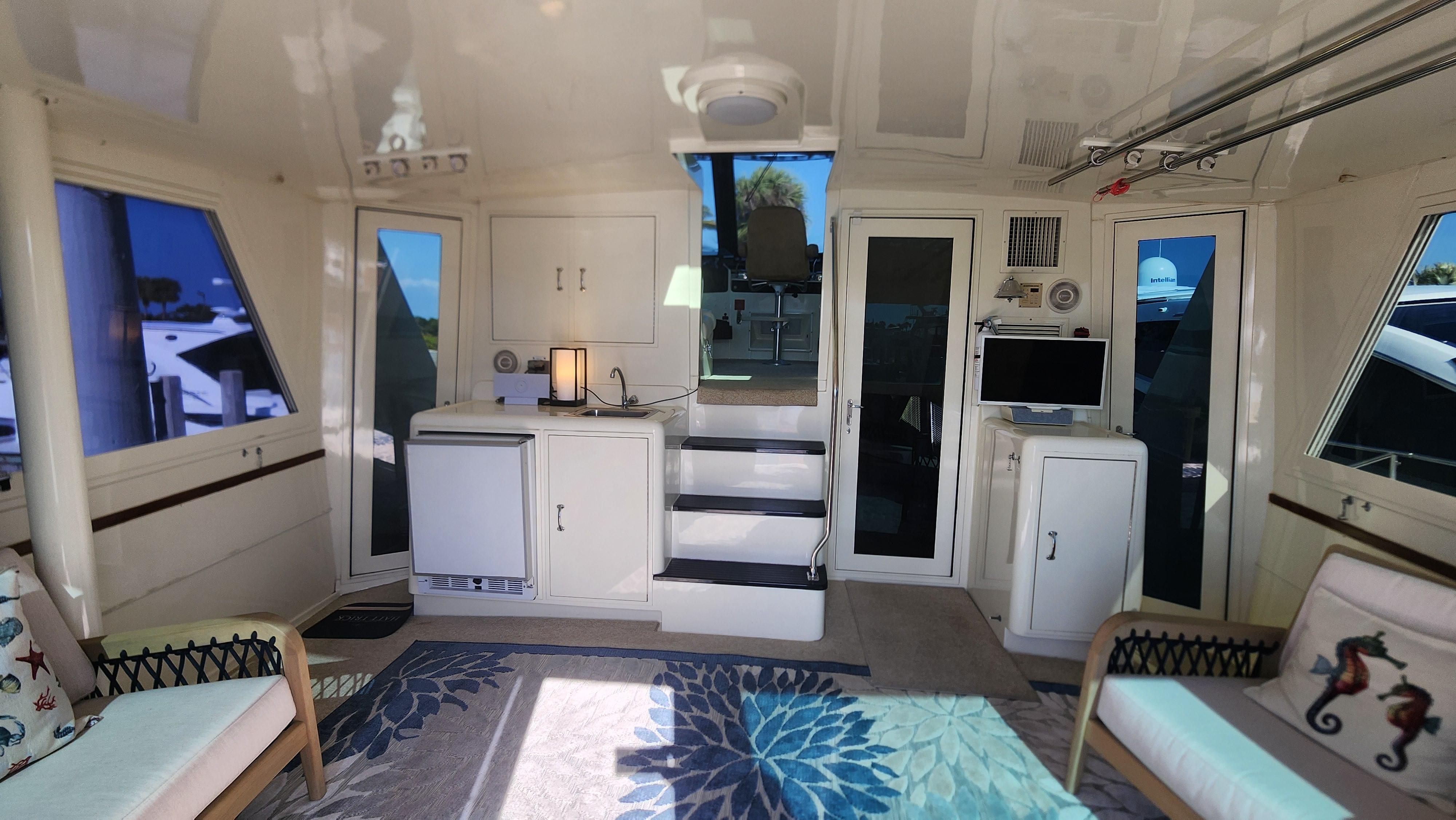Hatteras-52 Cockpit Motor Yacht 1990-Hatt Trick FL-US-9756531 | Thumbnail