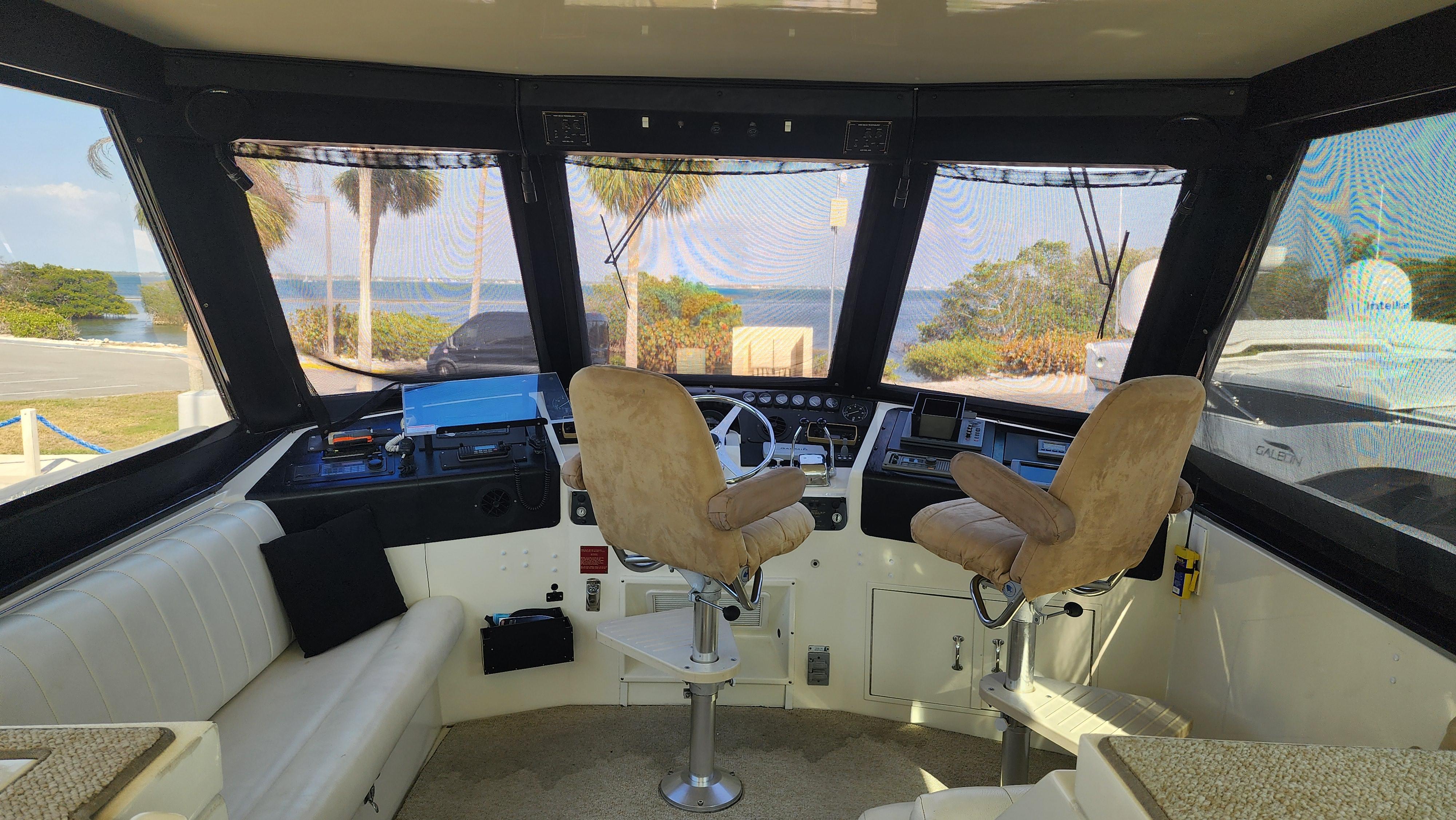 Hatteras-52 Cockpit Motor Yacht 1990-Hatt Trick FL-US-9756531 | Thumbnail