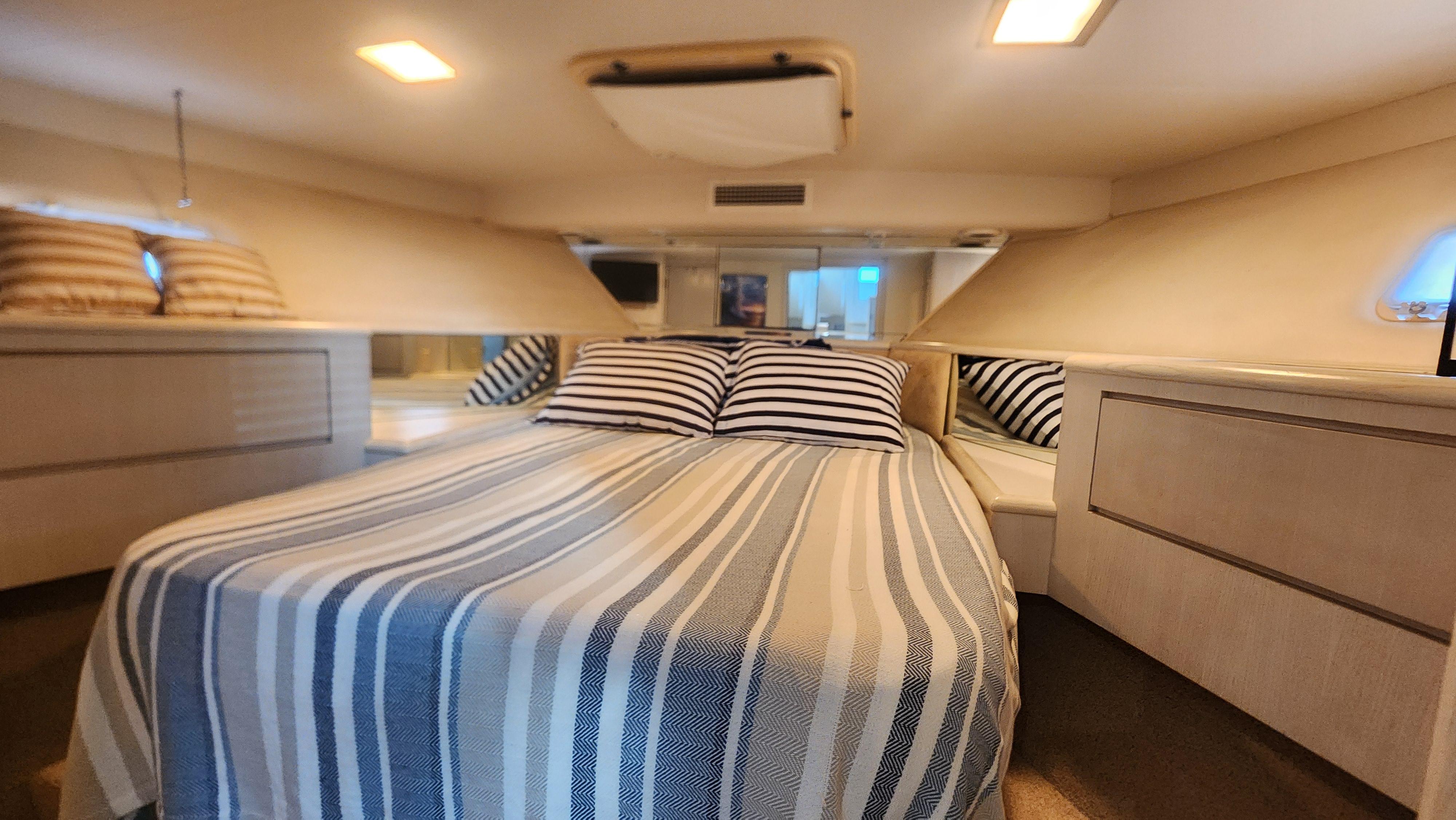 Hatteras-52 Cockpit Motor Yacht 1990-Hatt Trick FL-US-9756531 | Thumbnail