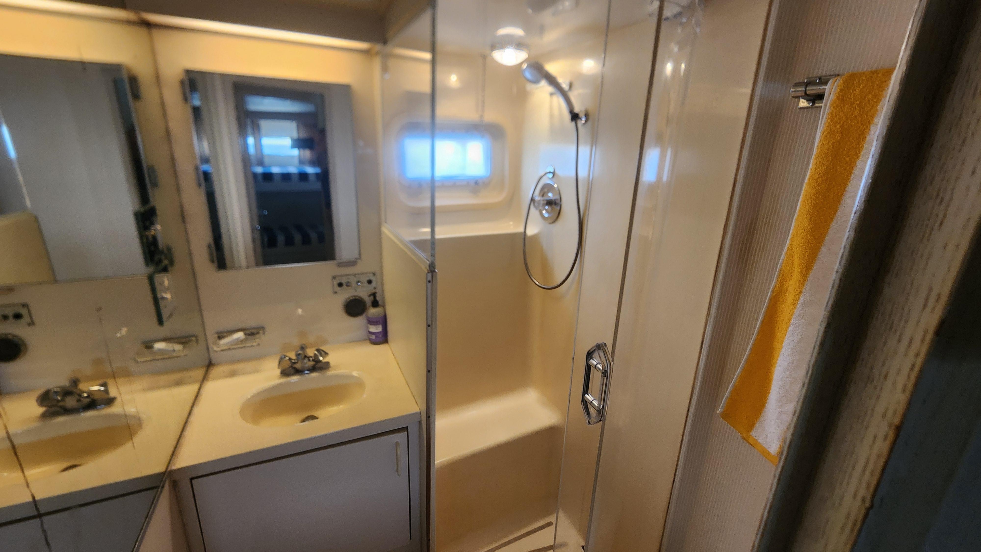 Hatteras-52 Cockpit Motor Yacht 1990-Hatt Trick FL-US-9756531 | Thumbnail