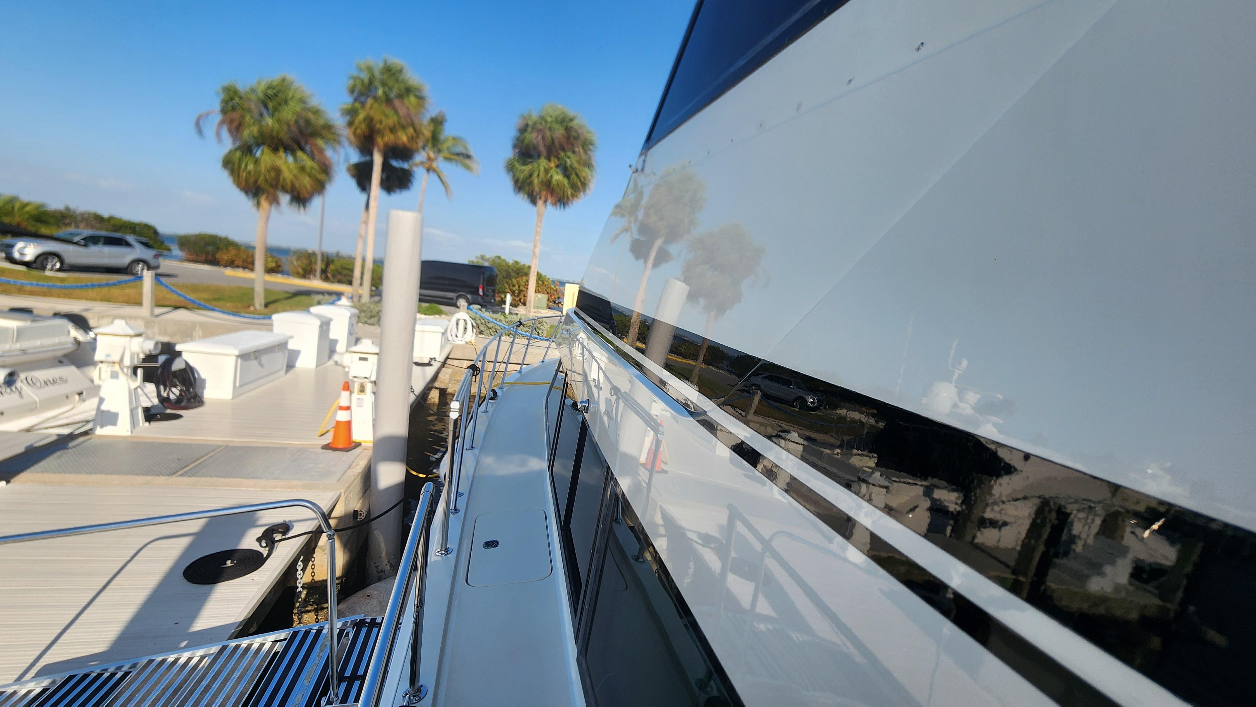 Hatteras-52 Cockpit Motor Yacht 1990-Hatt Trick FL-US-9756531 | Thumbnail