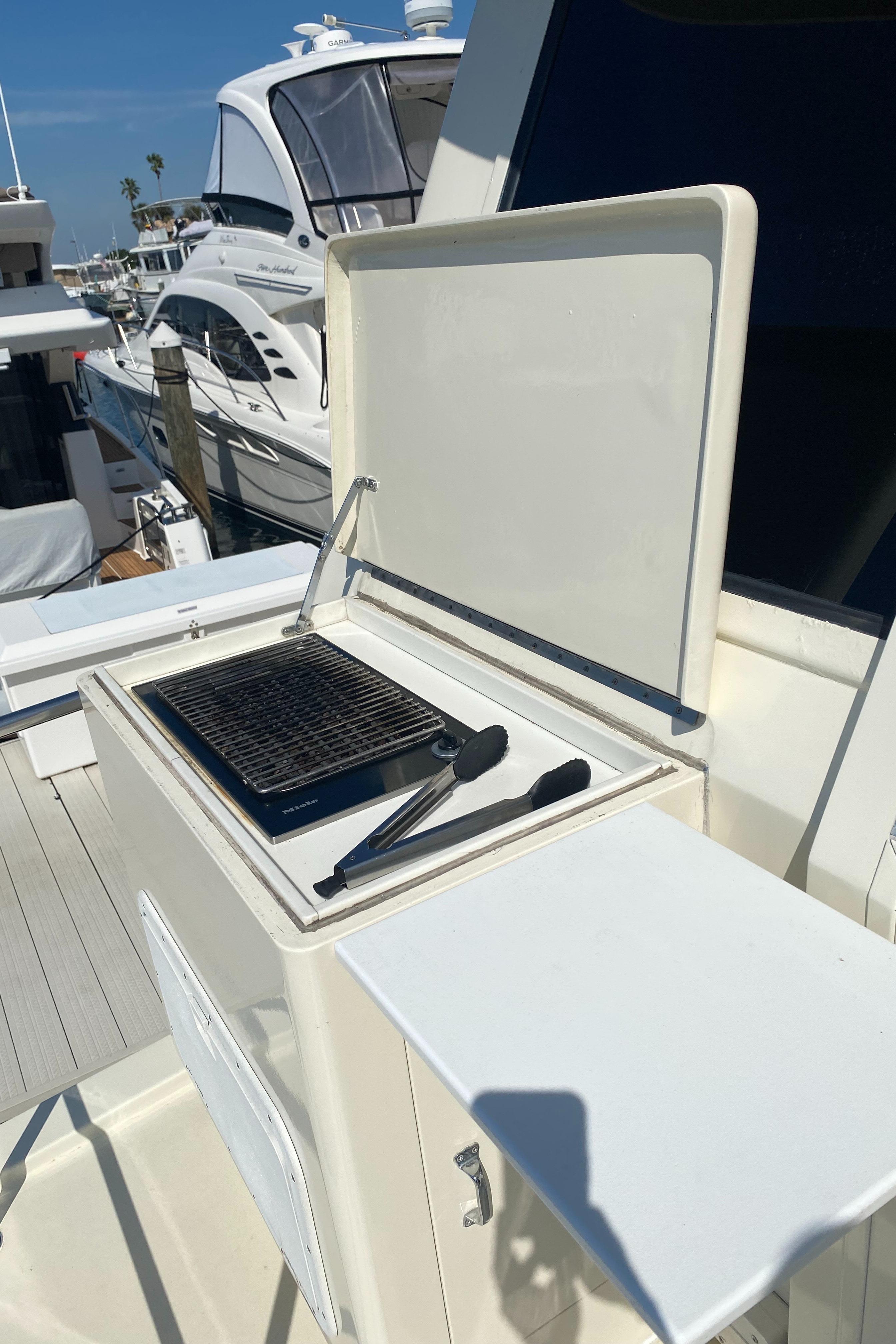Hatteras-52 Cockpit Motor Yacht 1990-Hatt Trick FL-US-9756531 | Thumbnail