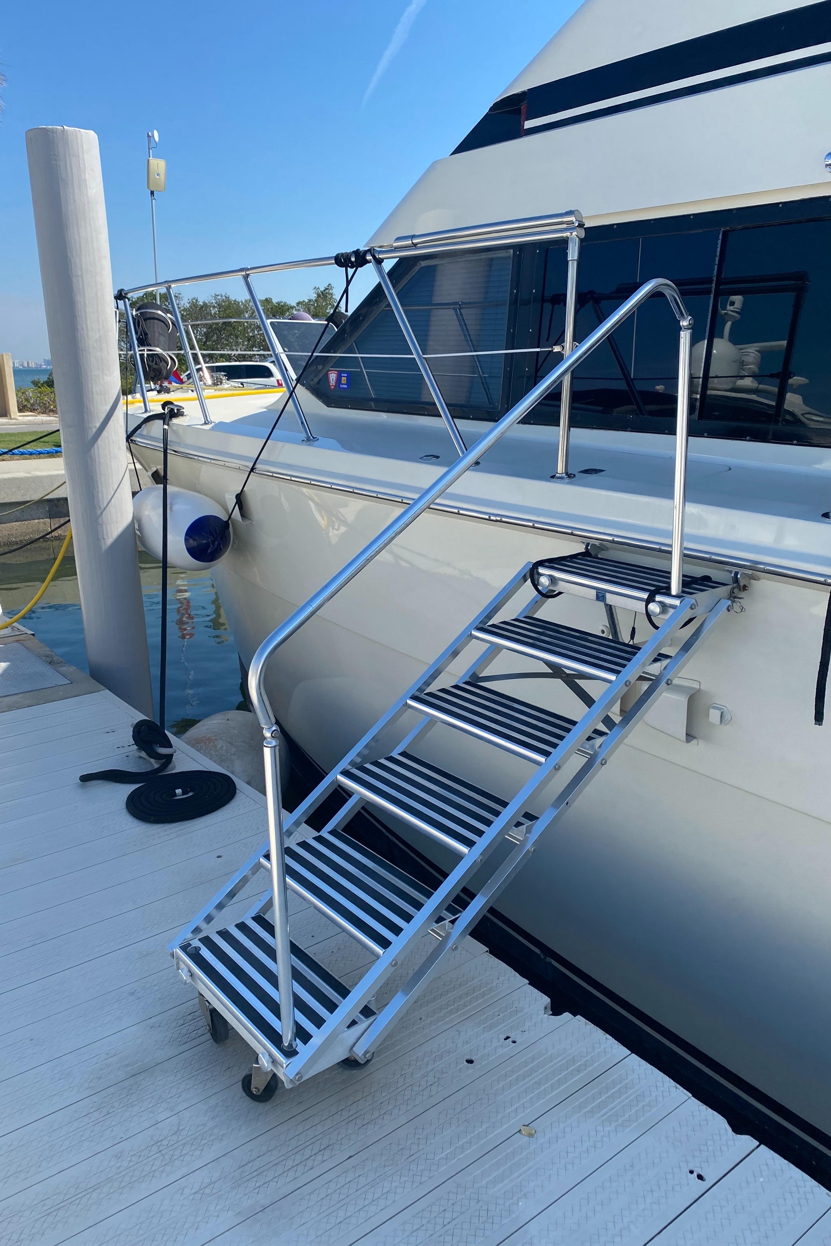Hatteras-52 Cockpit Motor Yacht 1990-Hatt Trick FL-US-9756531 | Thumbnail