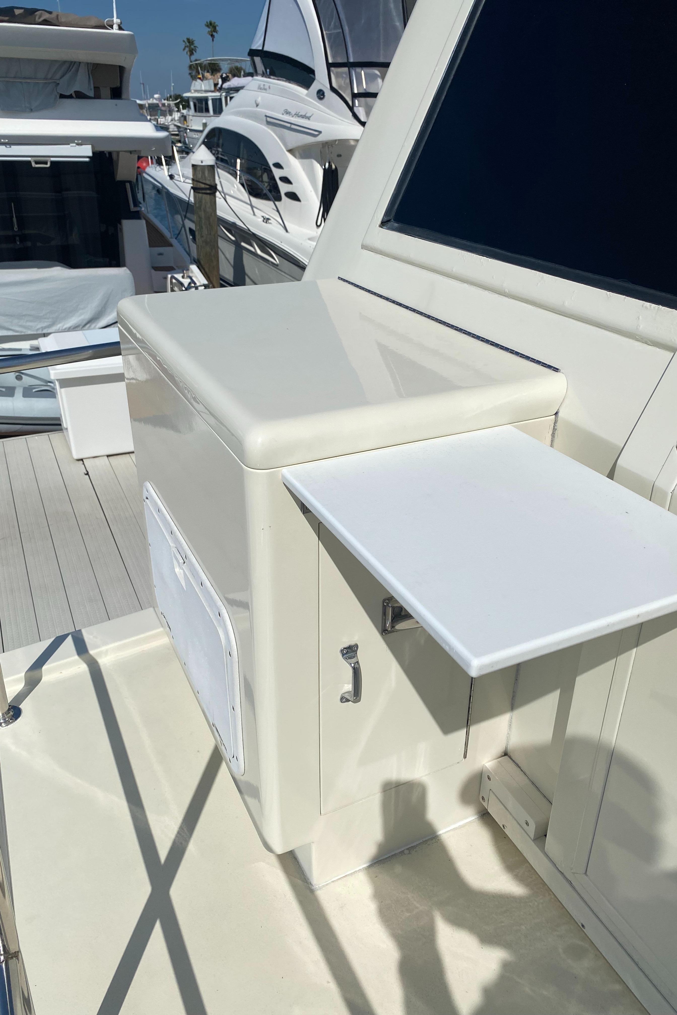 Hatteras-52 Cockpit Motor Yacht 1990-Hatt Trick FL-US-9756531 | Thumbnail