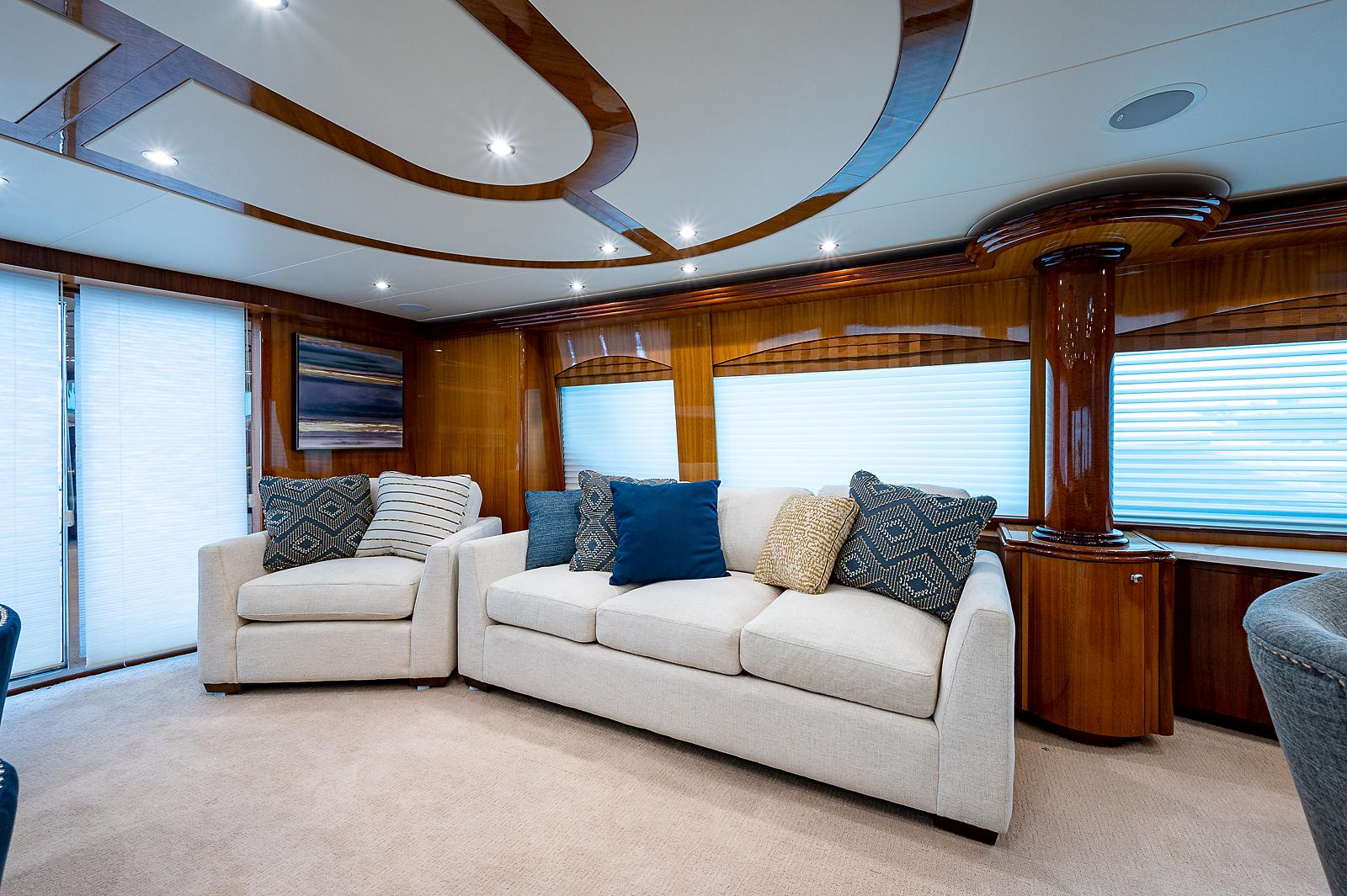 2007 Hatteras 80 Motor Yacht