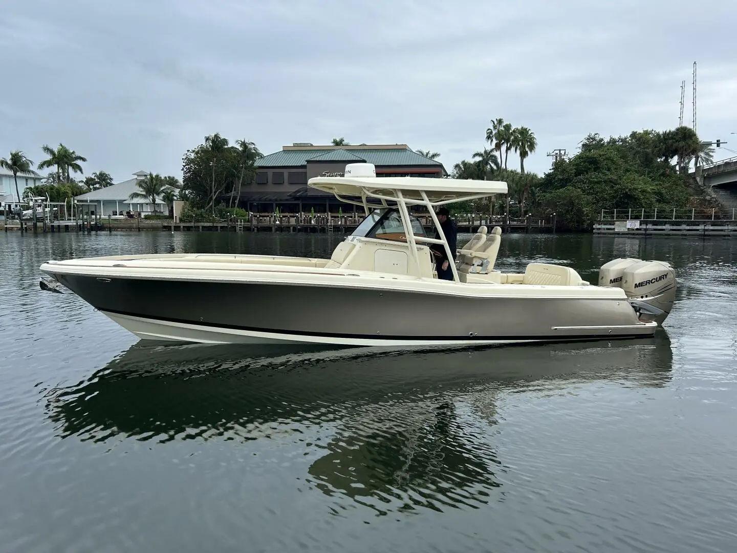  Yacht Photos Pics 2018-Chris-Craft-Catalina-30