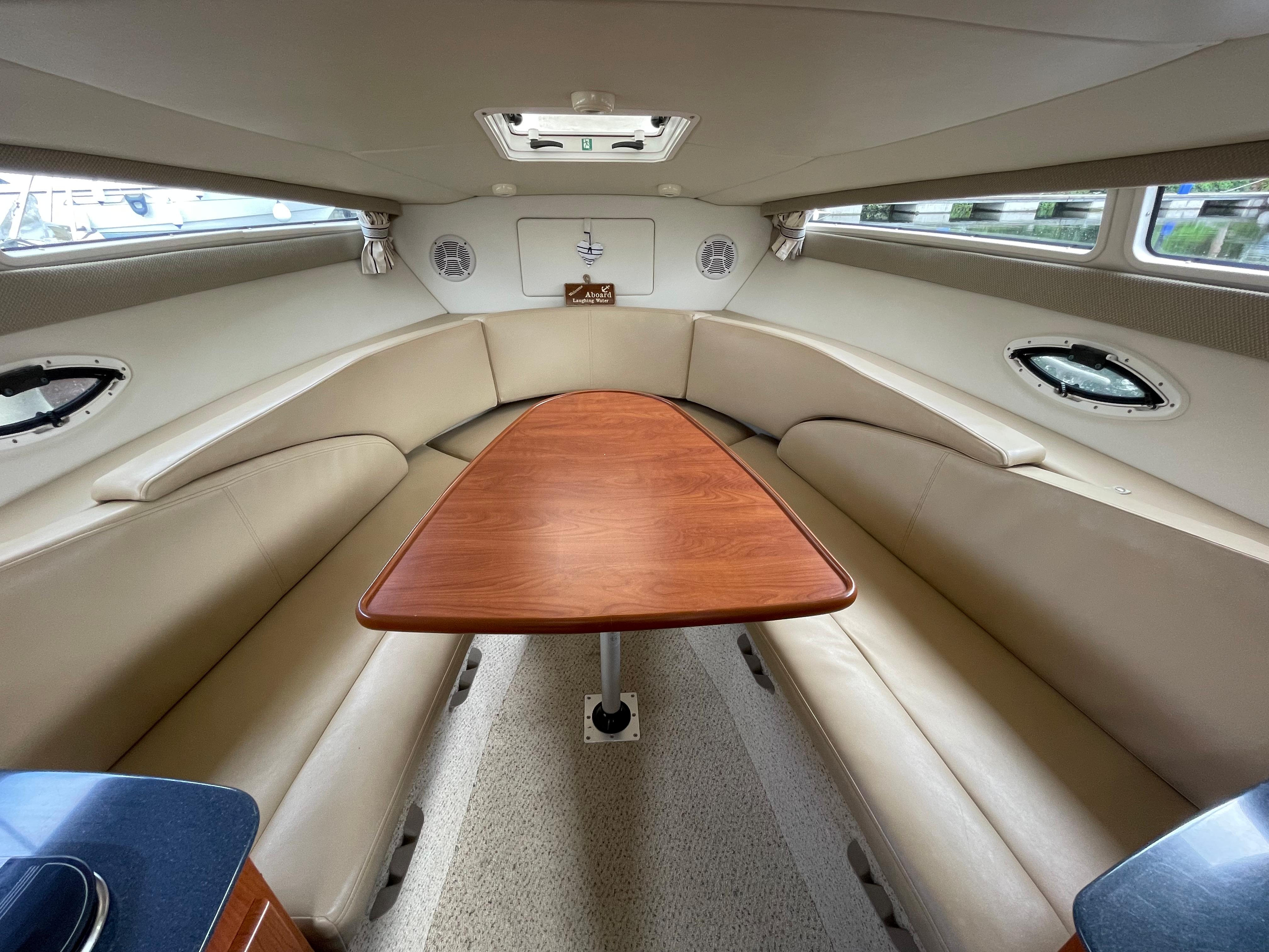 2005 Bayliner 265