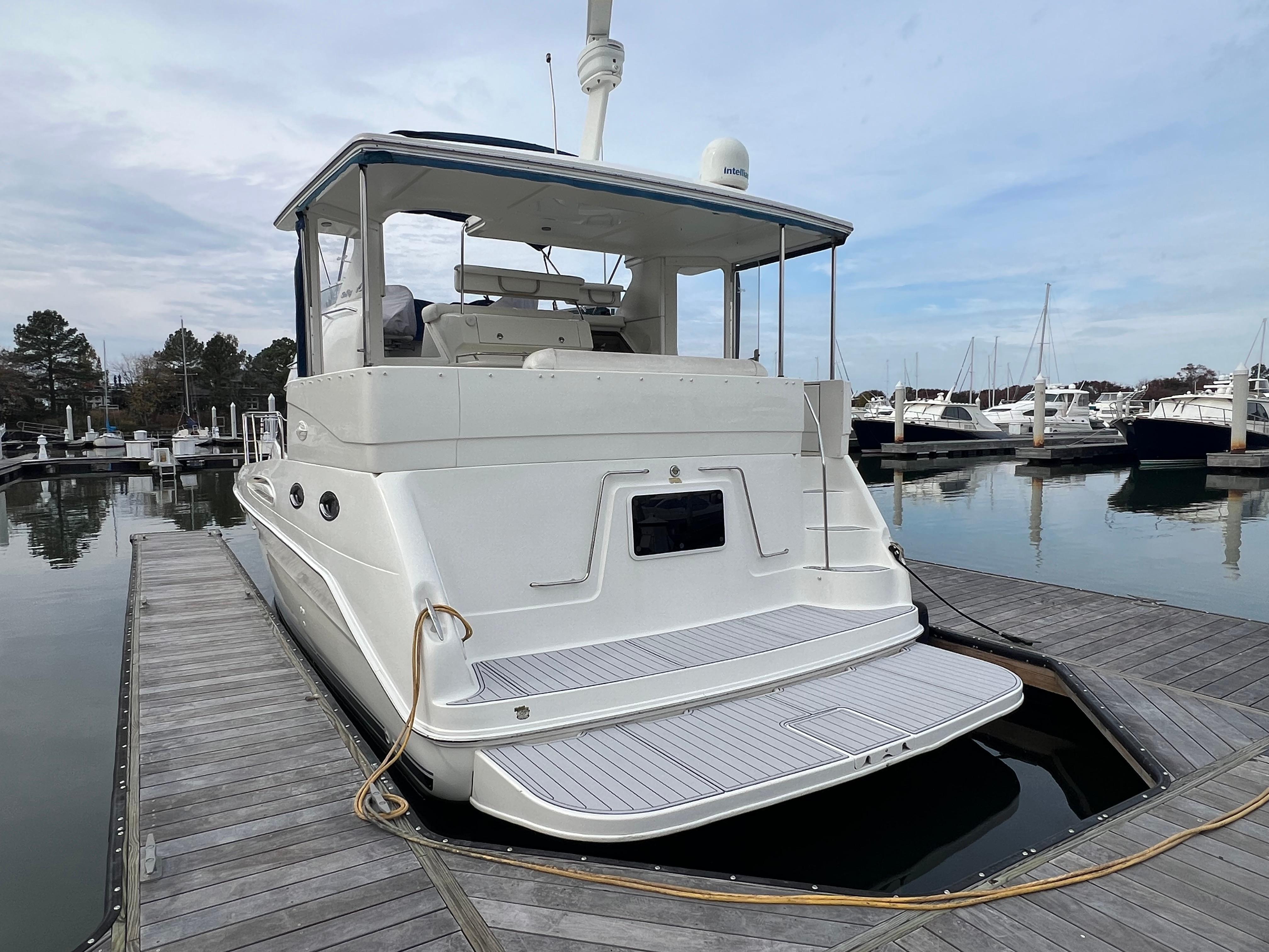 2001 Sea Ray 380 Aft Cabin