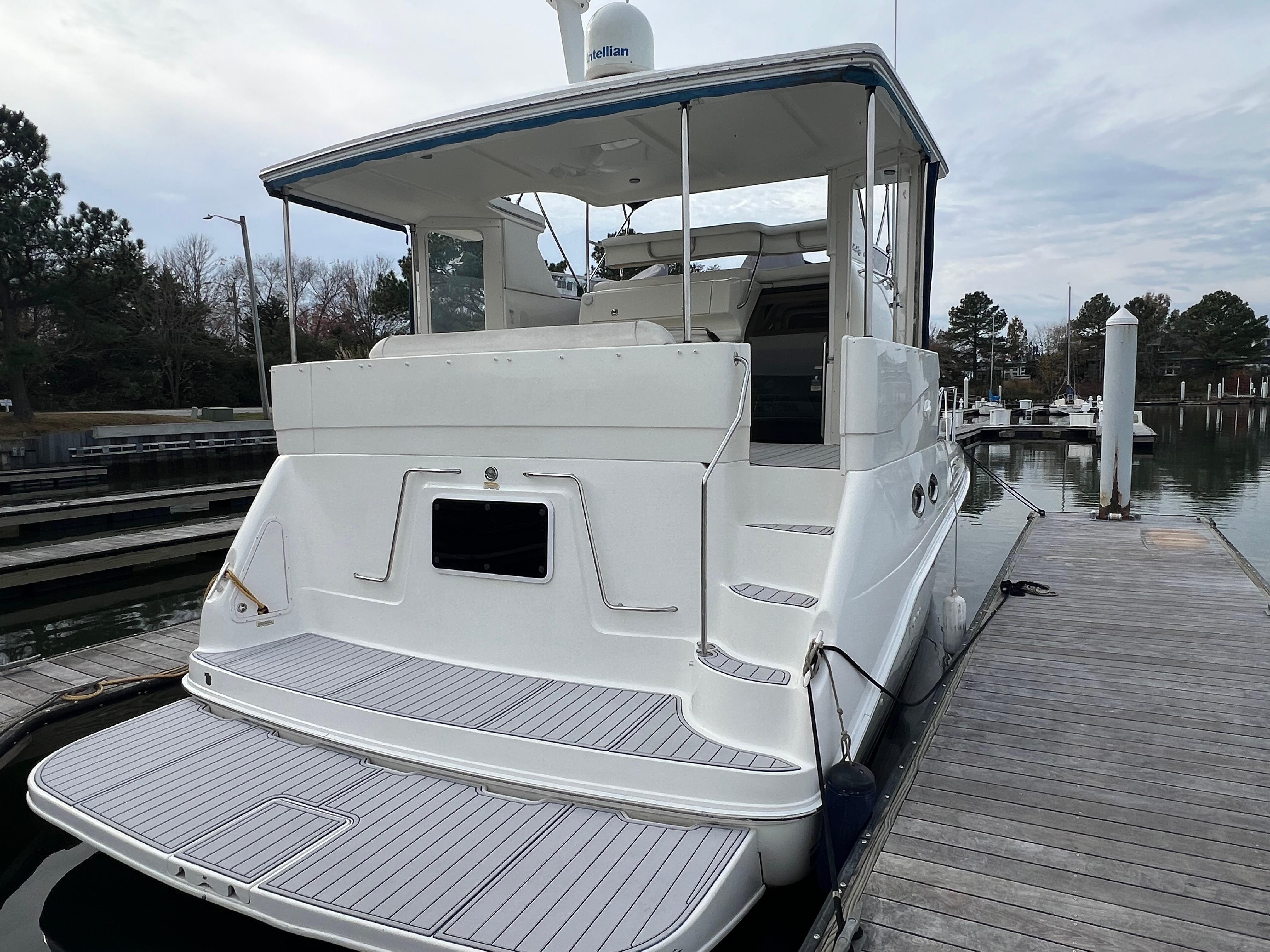 2001 Sea Ray 380 Aft Cabin