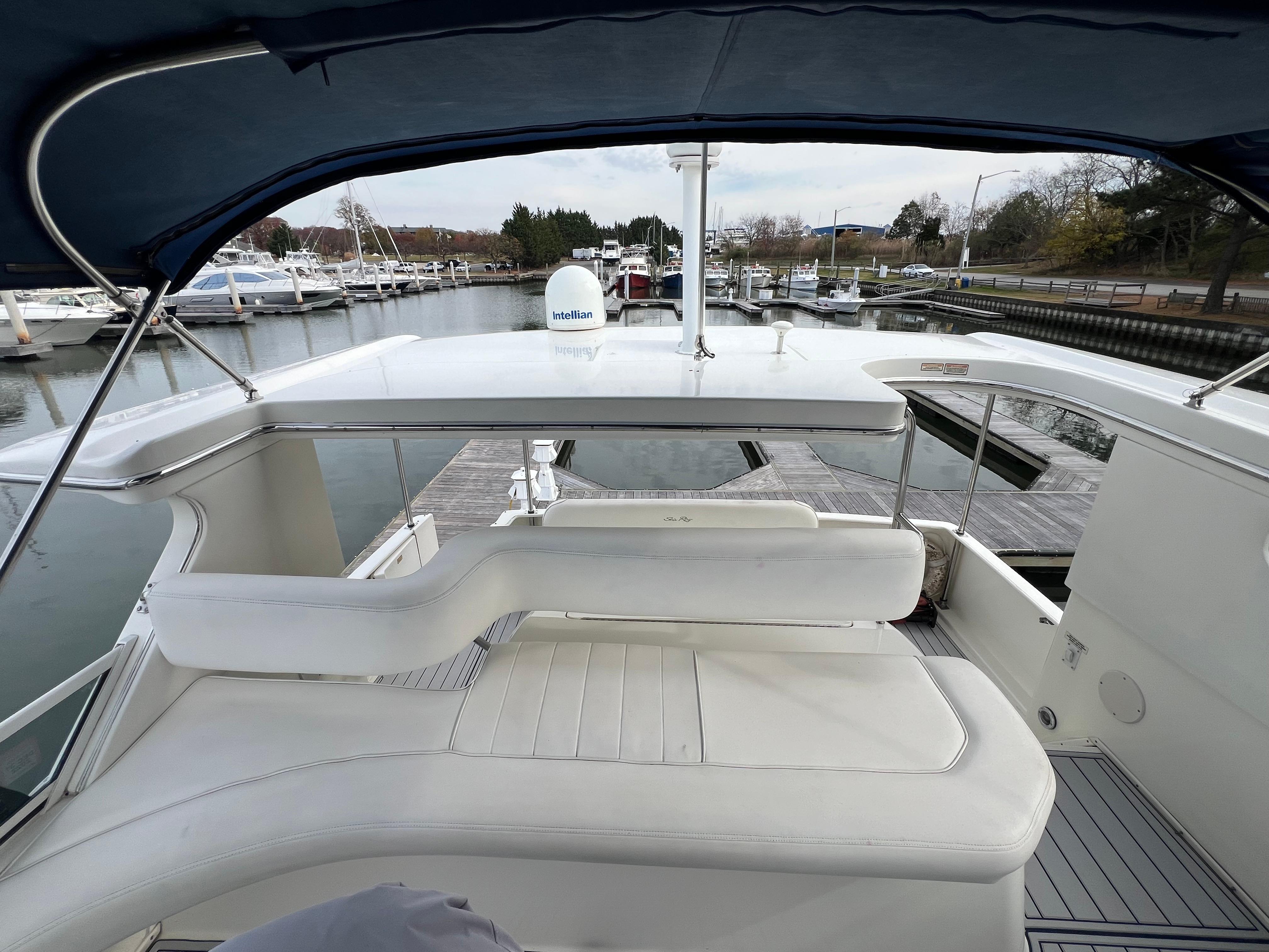 2001 Sea Ray 380 Aft Cabin