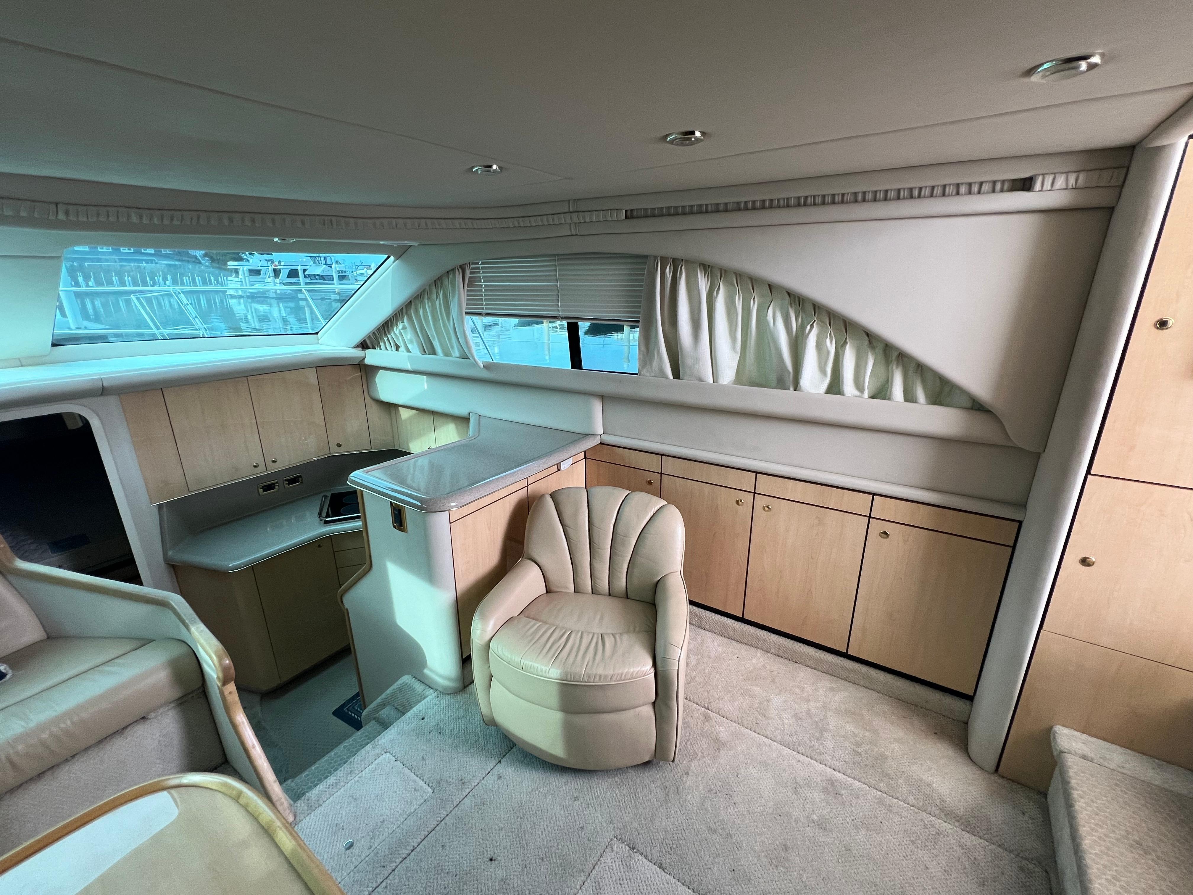 2001 Sea Ray 380 Aft Cabin