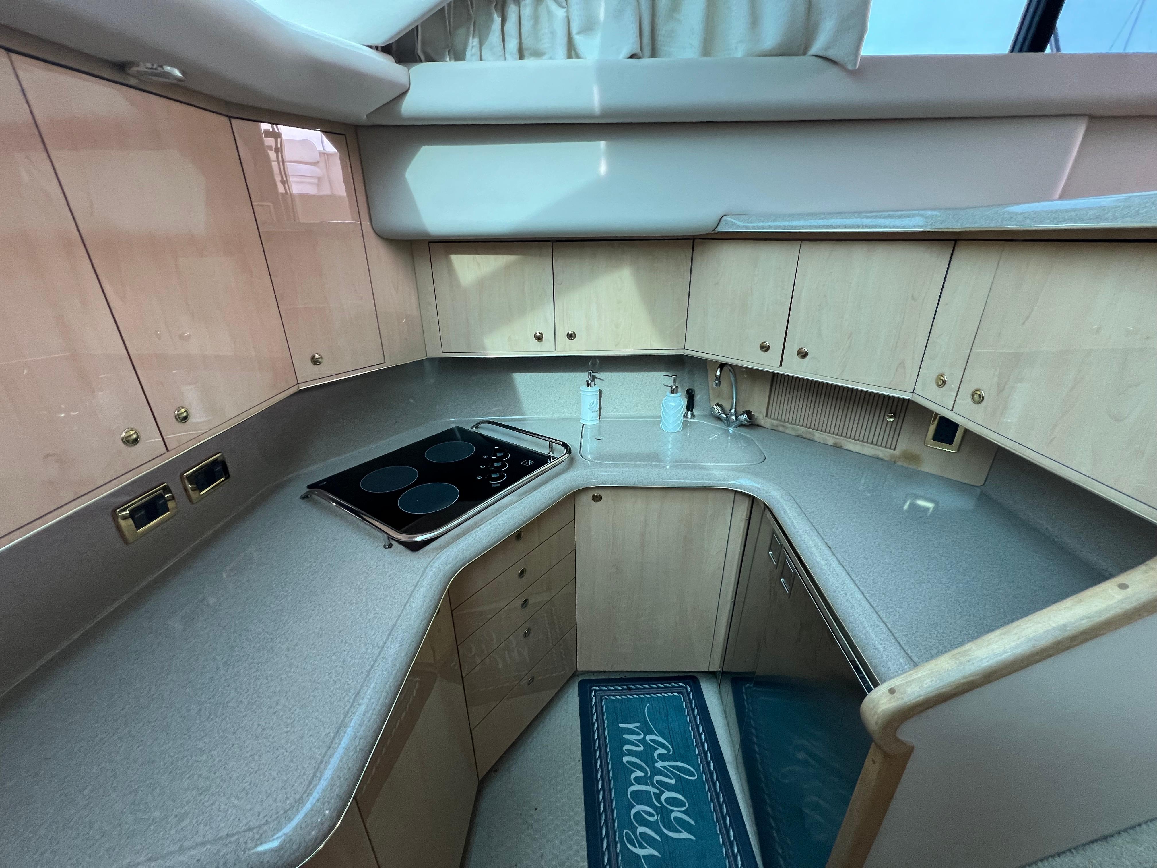 2001 Sea Ray 380 Aft Cabin