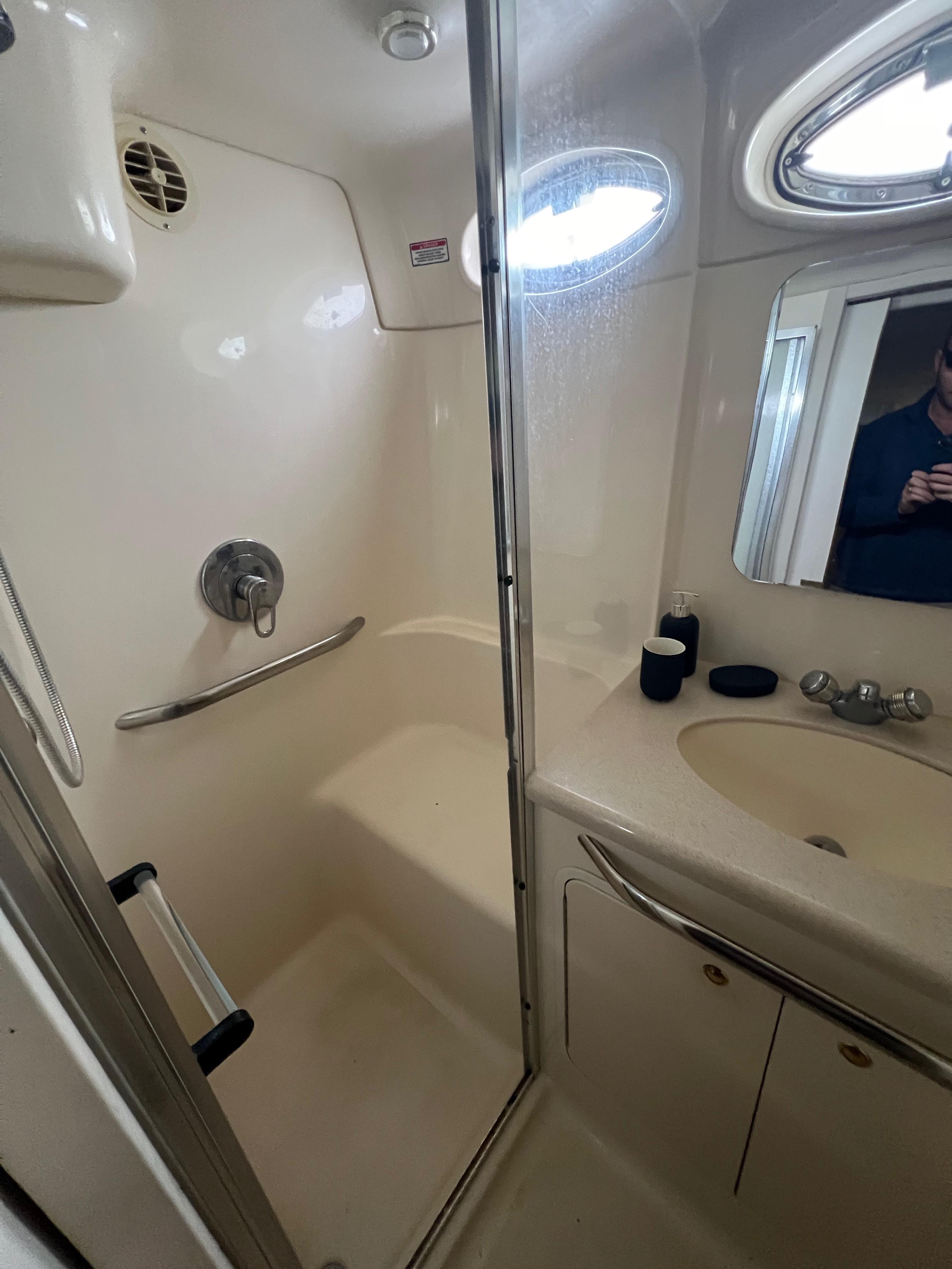 2001 Sea Ray 380 Aft Cabin