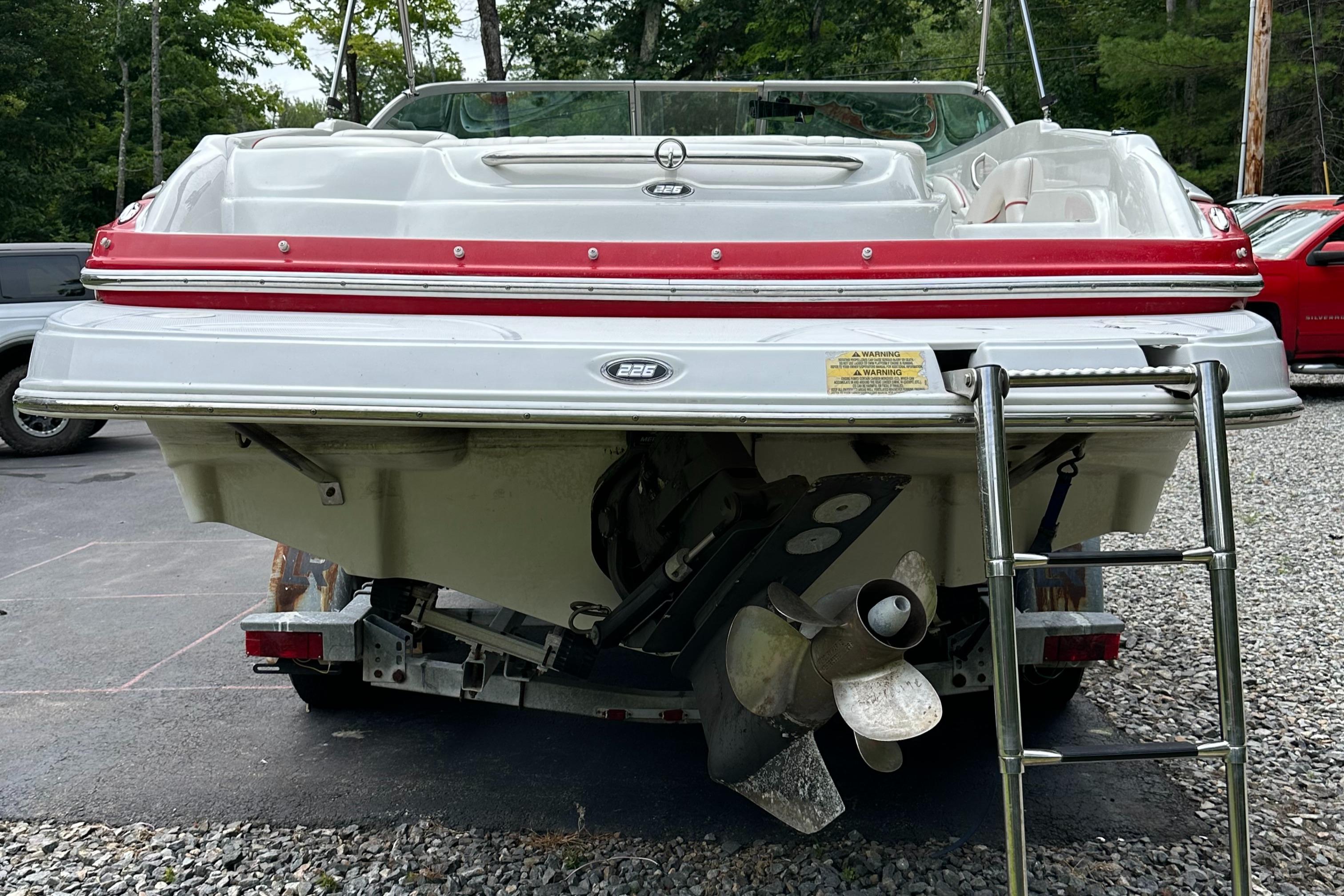 2005 Crownline 226 LS