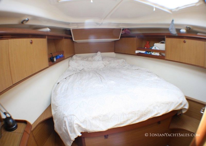 Owners forward cabin