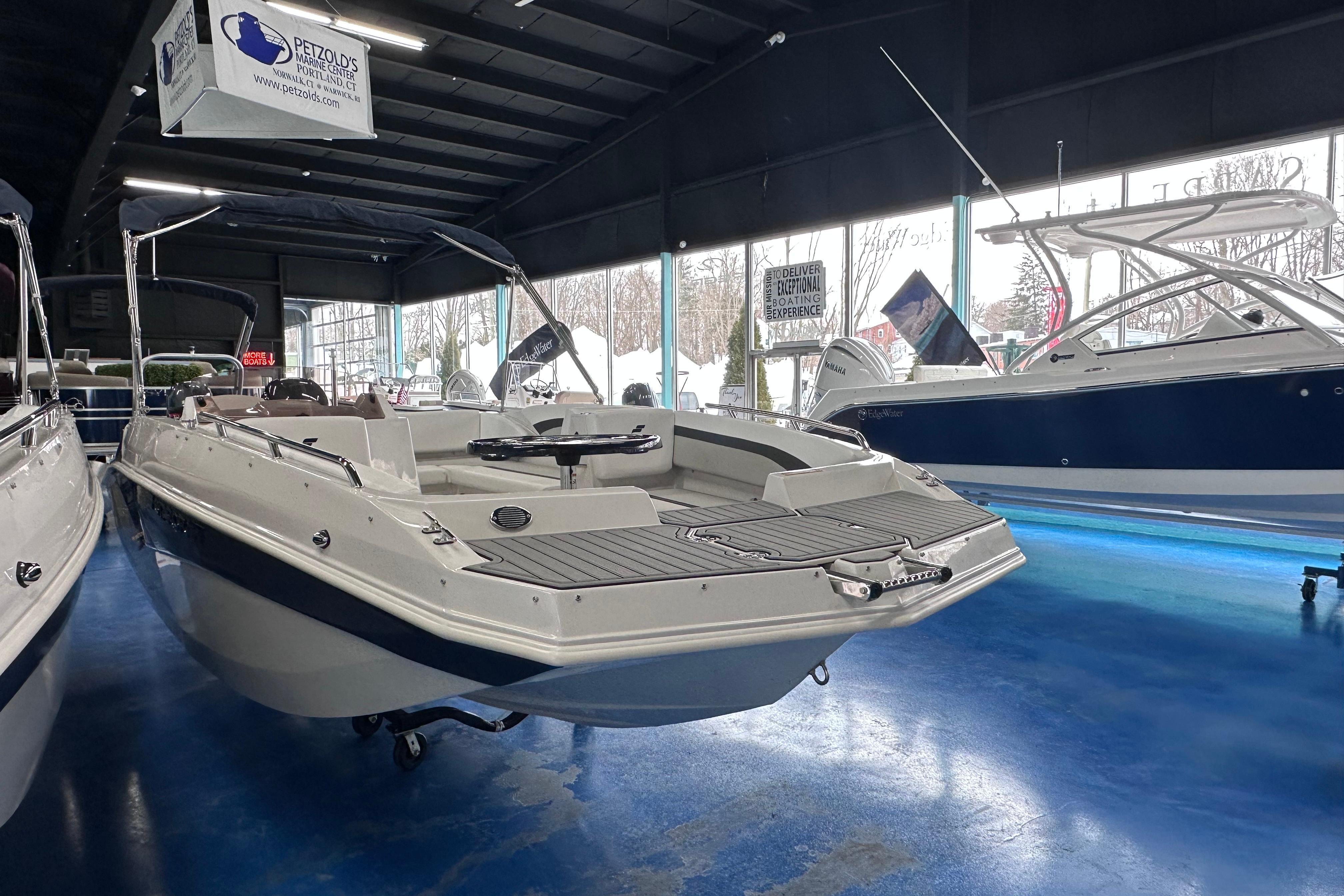 2026 Starcraft SVX 171 OB 4