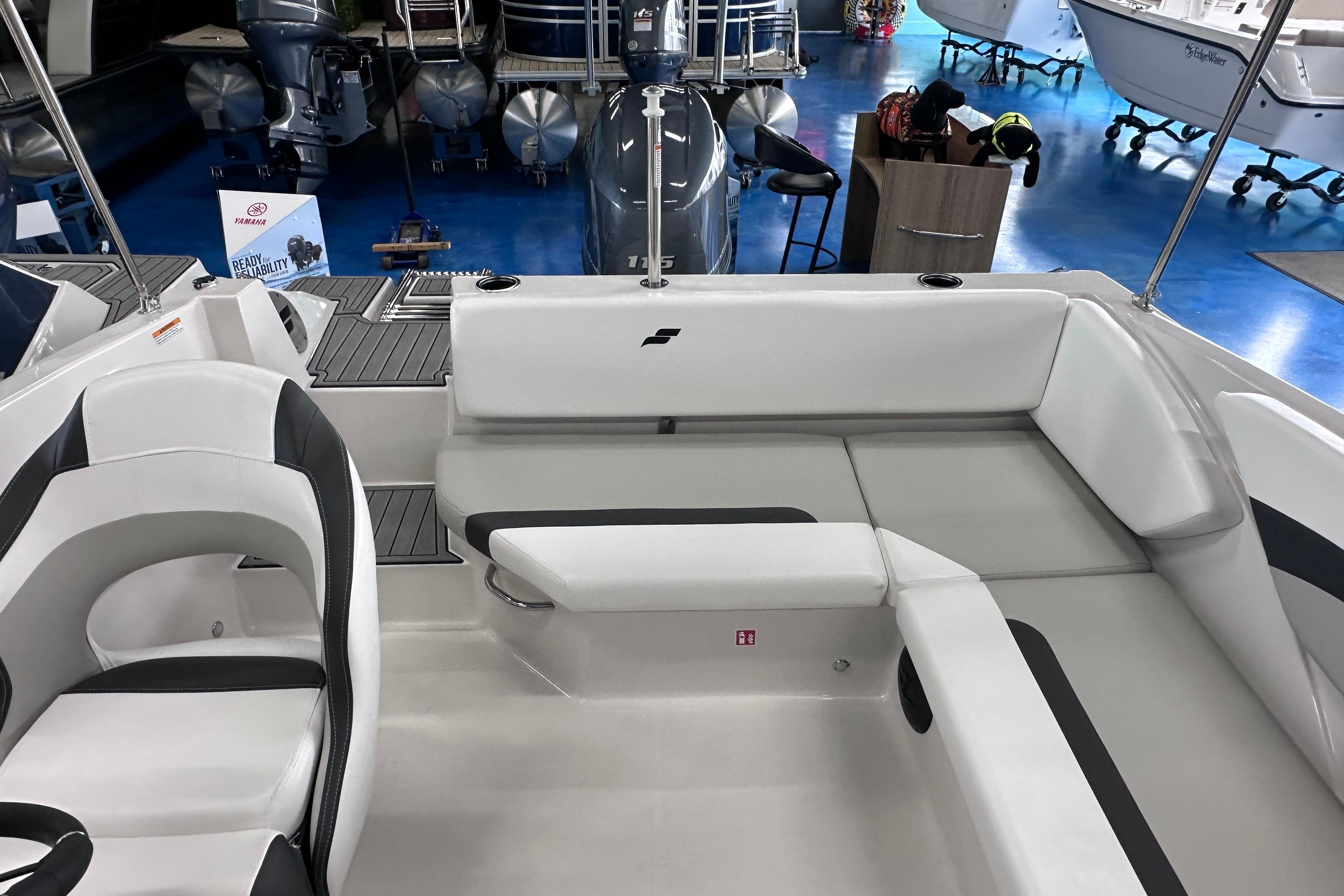 2026 Starcraft SVX 171 OB 11